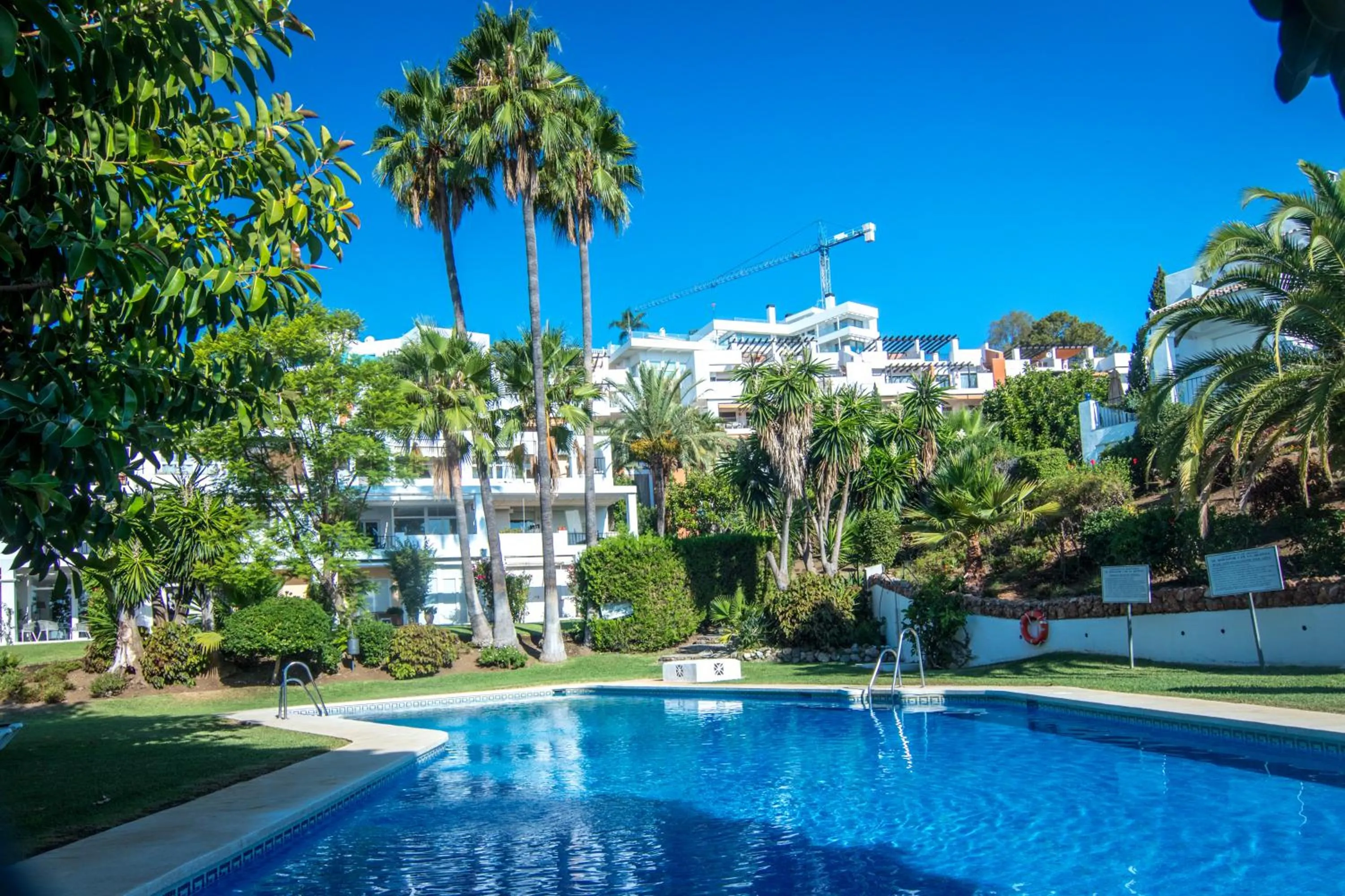 appartement gelegen aan de golfbaan op La Quinta Benahavis Marbella