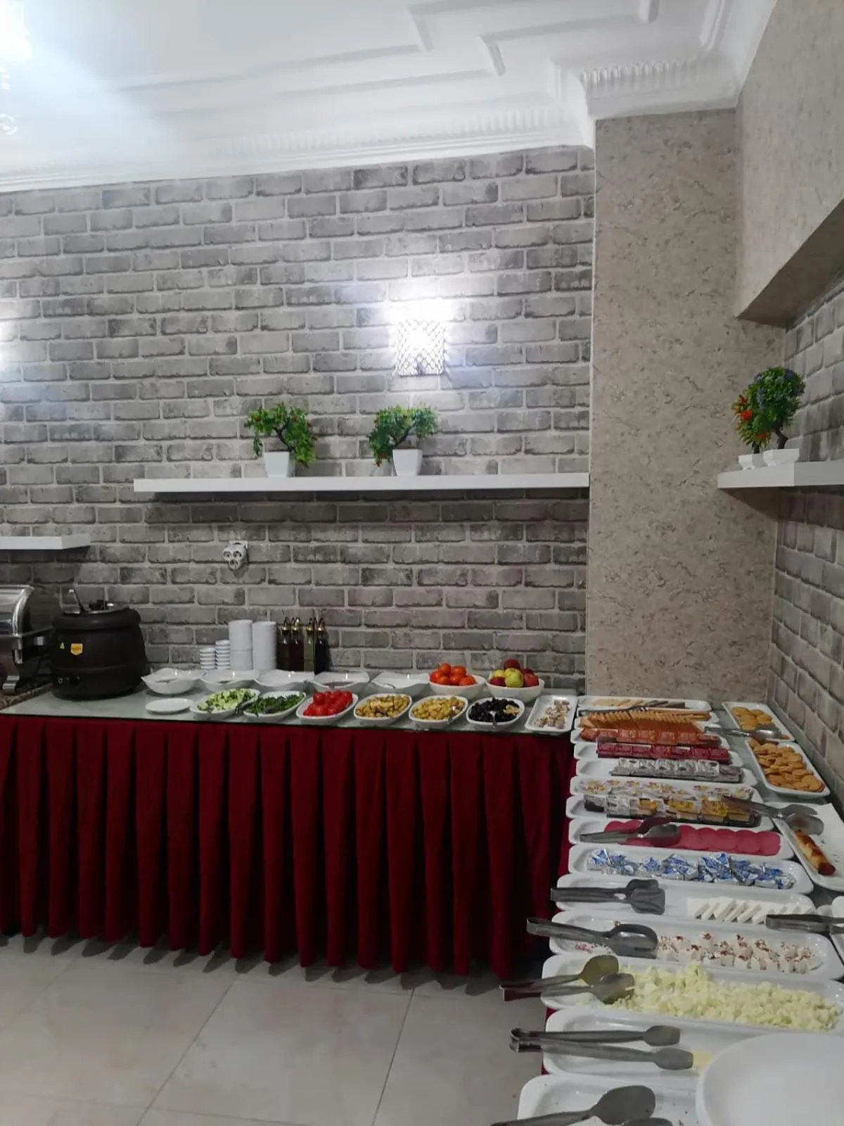 Food and drinks in Hotel seven park