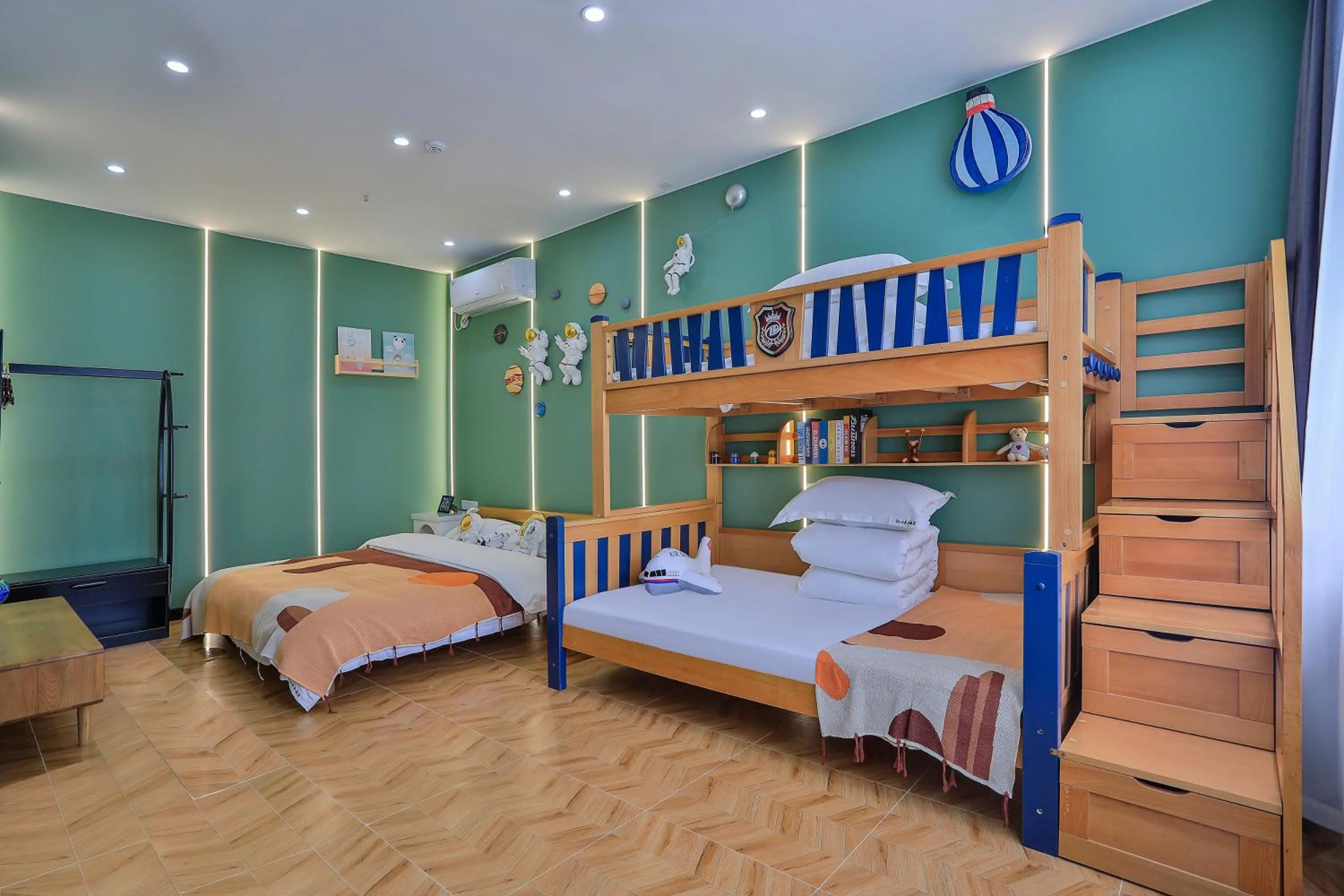Photo of the whole room, Bed in Chuxin Moshe Hotel