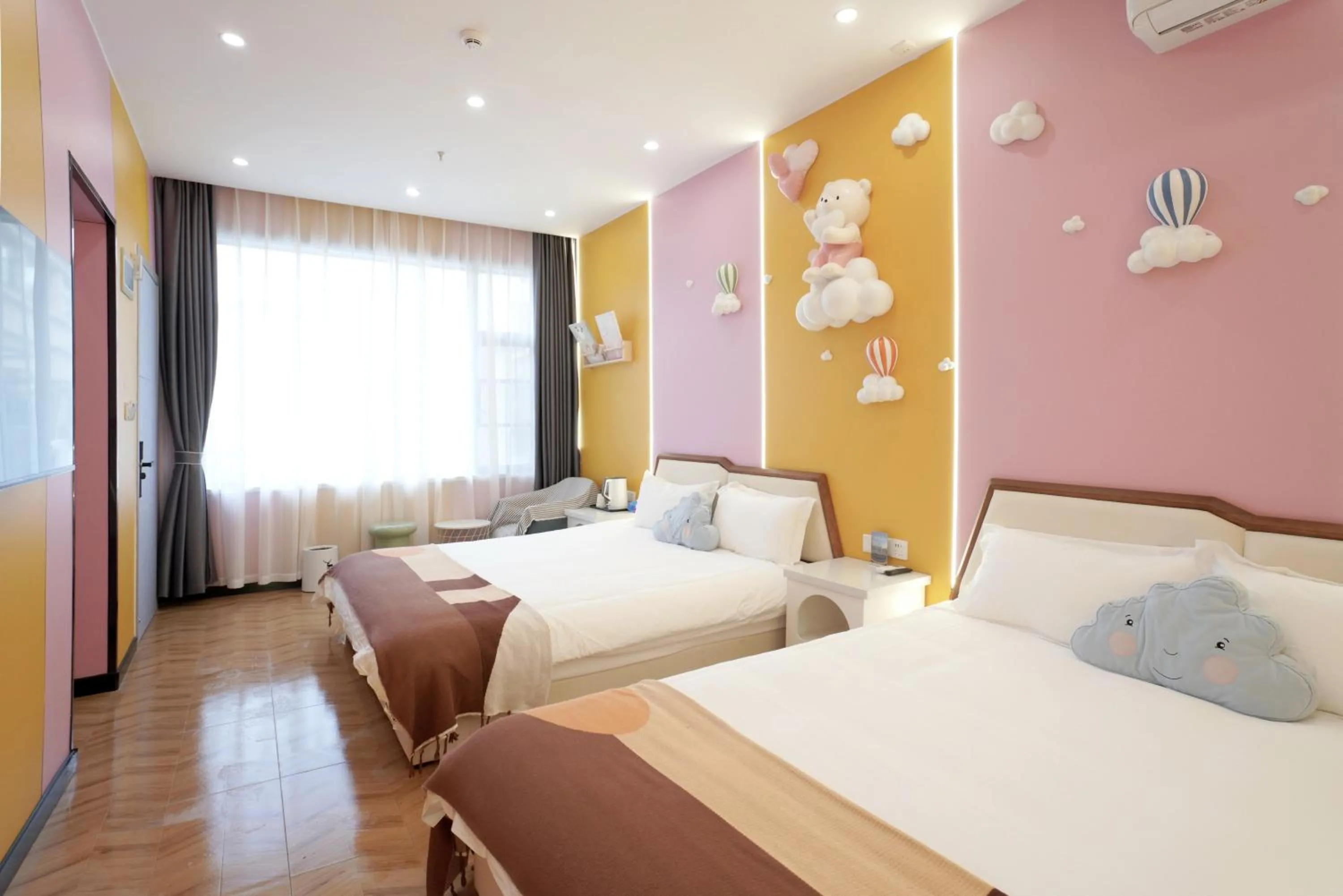 Photo of the whole room, Bed in Chuxin Moshe Hotel