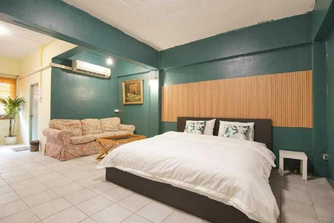 Bed in XX GO INN The Grand Palace Bangkok-Mrt Samyot Station