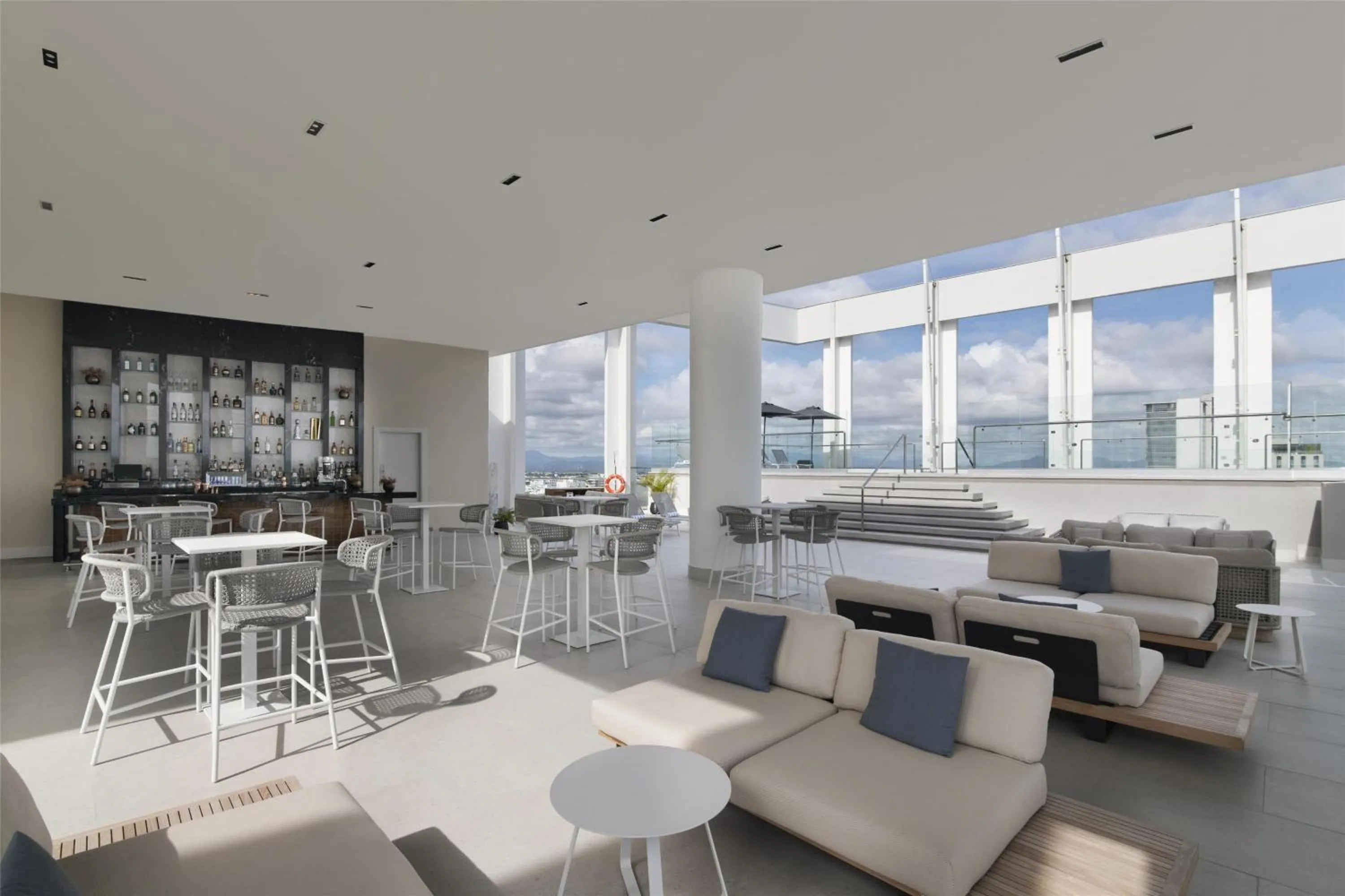 Lounge or bar in Hyatt Centric Santo Domingo