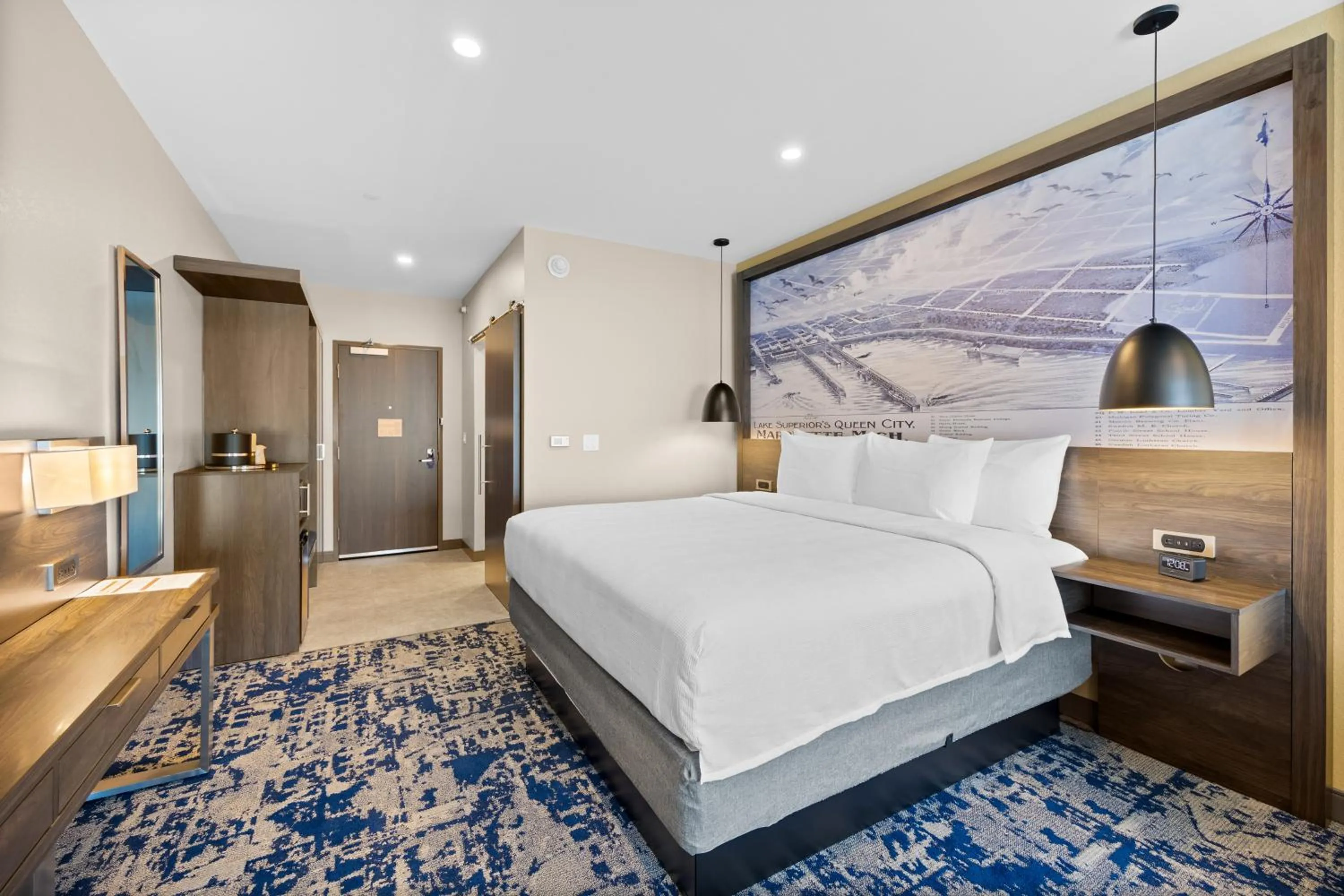 Bed in Best Western Plus Marquette Hotel & Suites