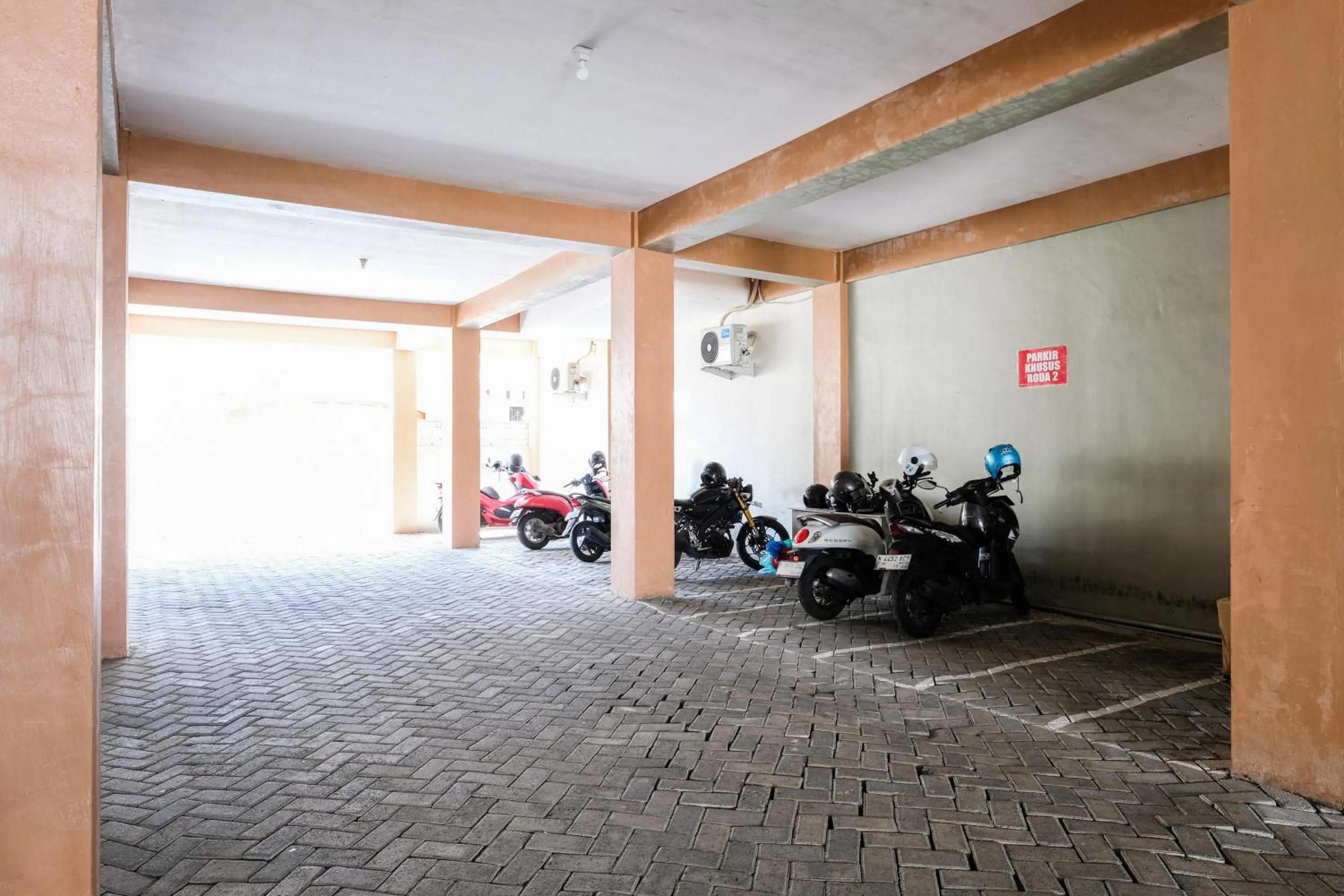 RedDoorz near Malang Creative Center