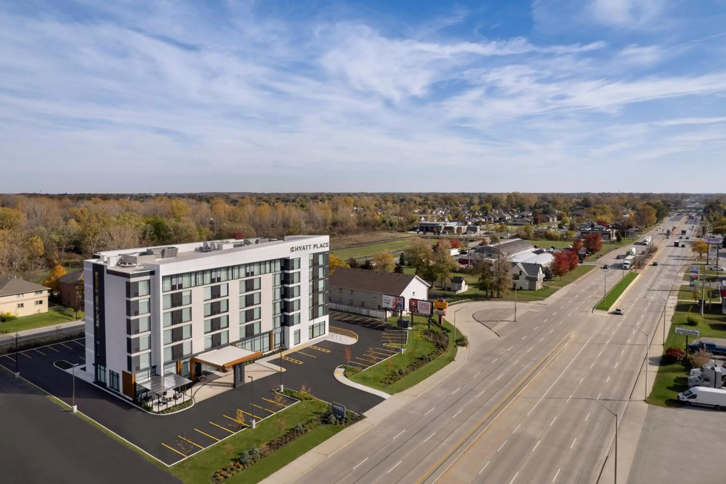 Property building in Hyatt Place Windsor Property building in Hyatt Place Windsor
