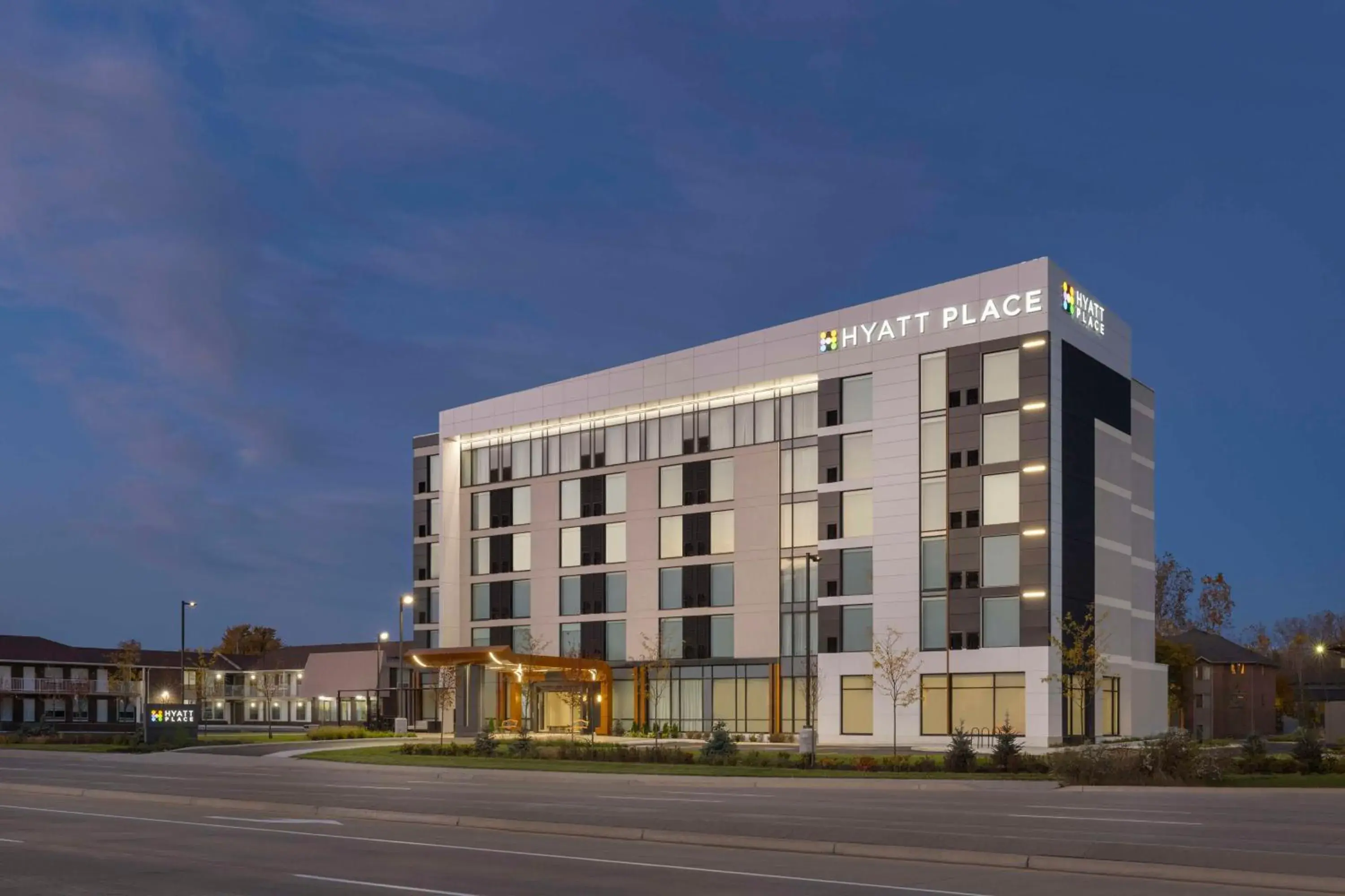 Property building in Hyatt Place Windsor Property building in Hyatt Place Windsor