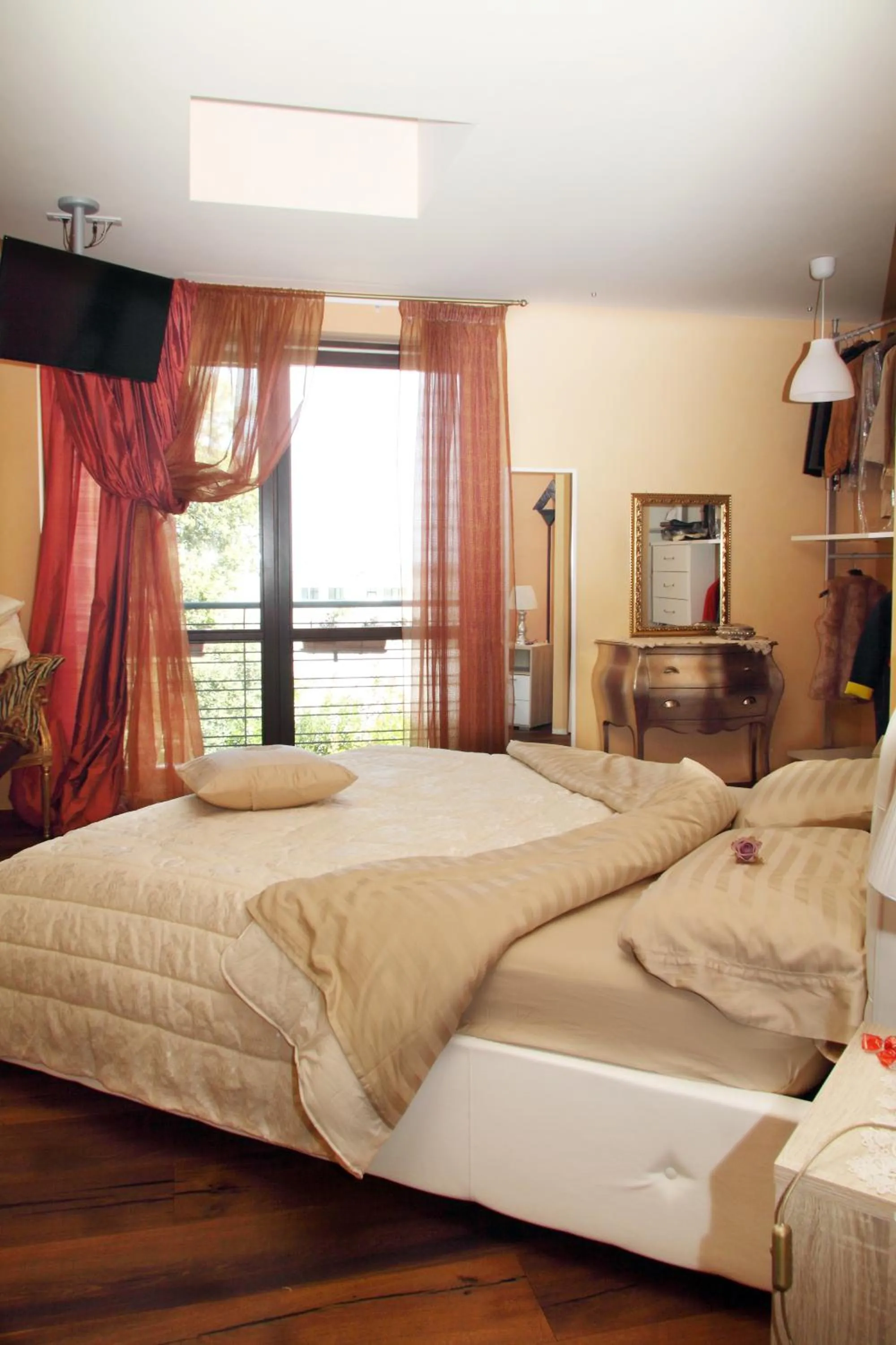 Photo of the whole room in B&B Villa il Sughero