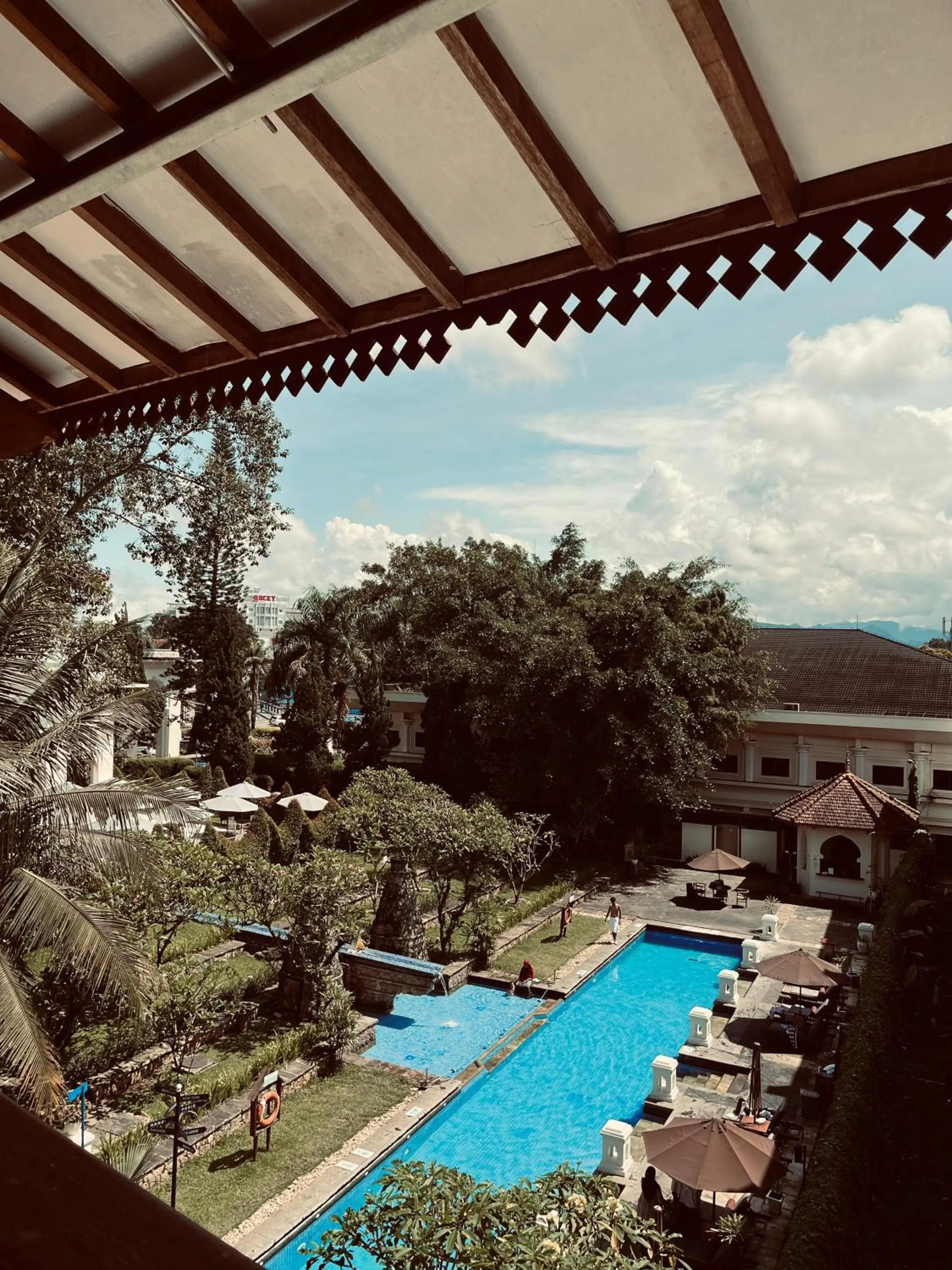 Swimming pool in Monopoli Hotel Bukittinggi