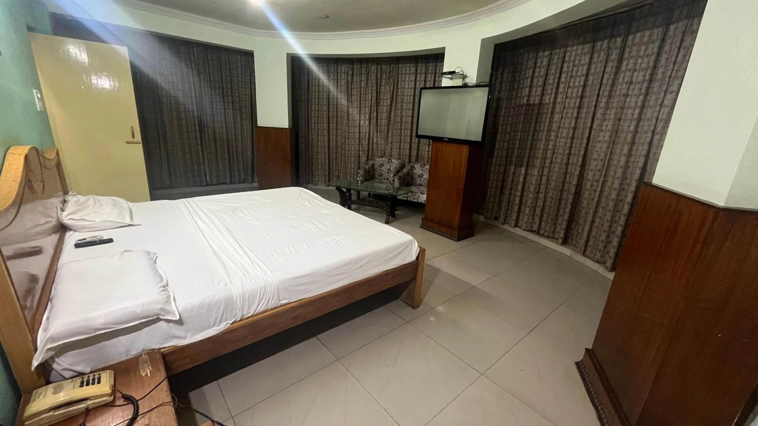 Bed in Hotel Sunbeam