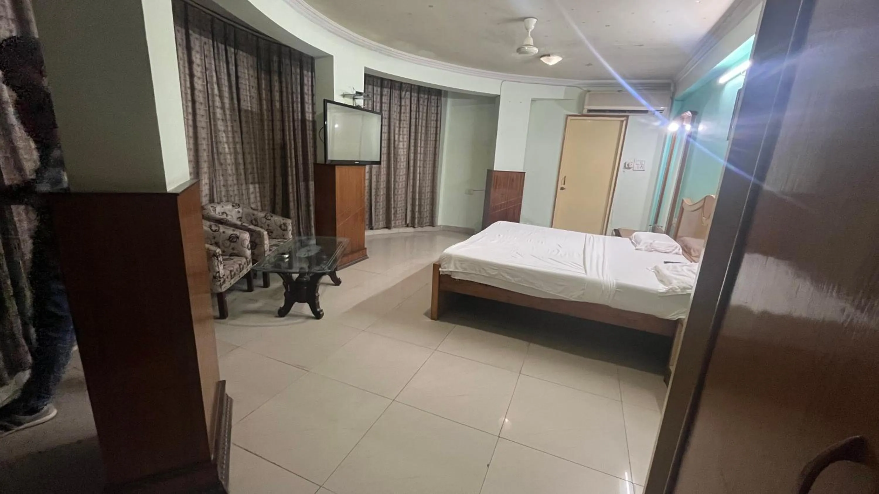 Bed in Hotel Sunbeam