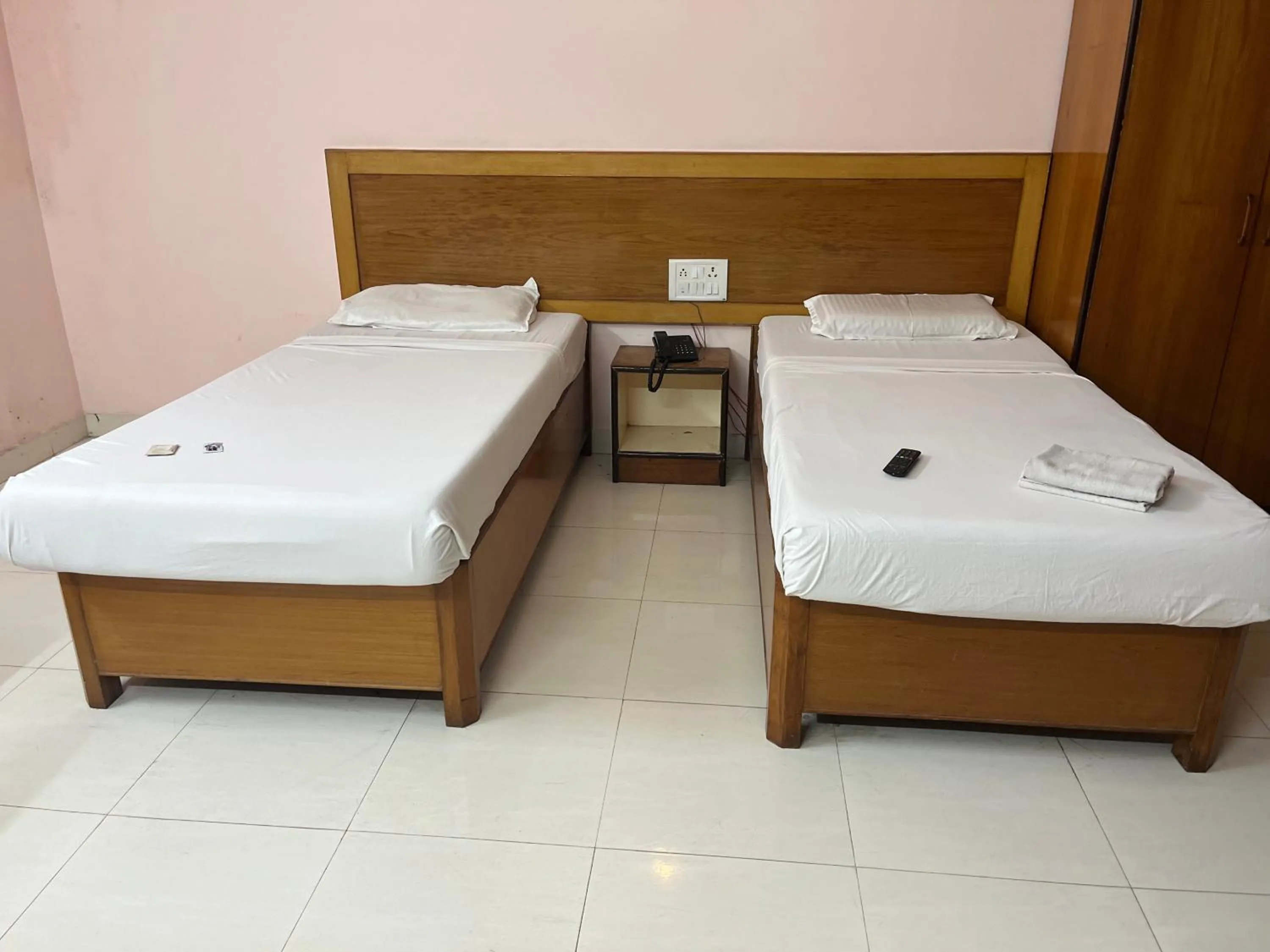 Bed in Hotel Sunbeam