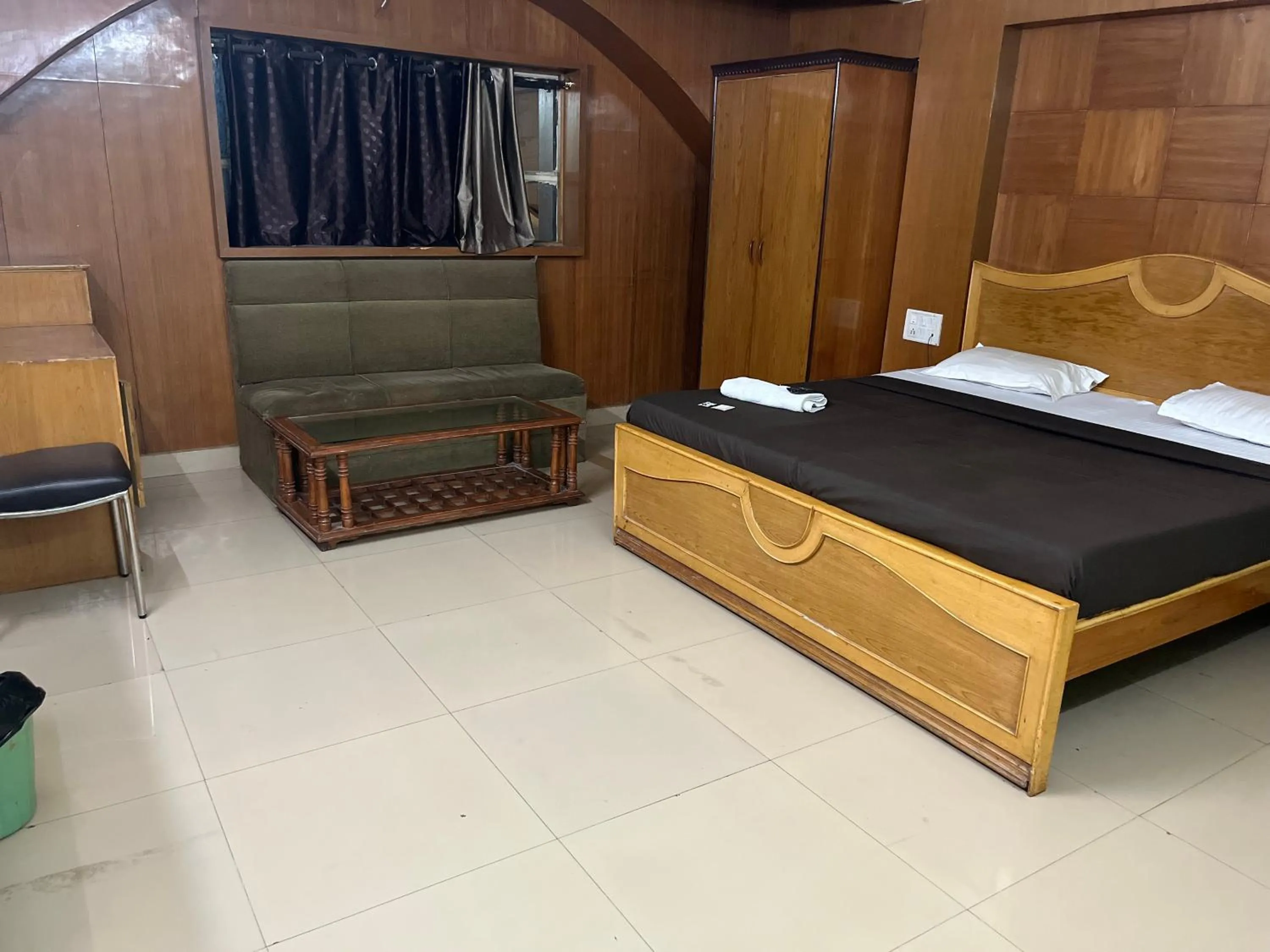 Bed in Hotel Sunbeam