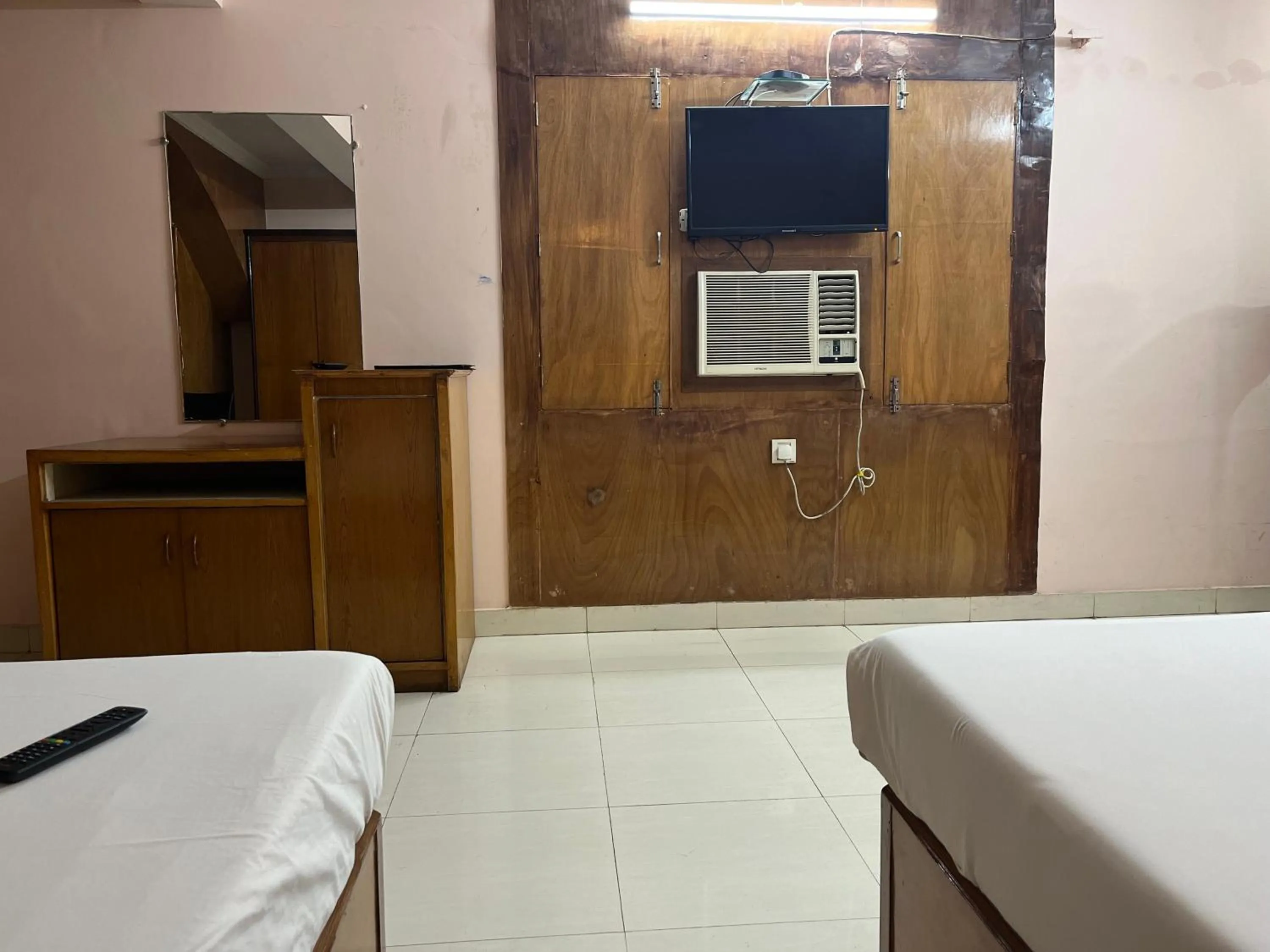 Bed in Hotel Sunbeam