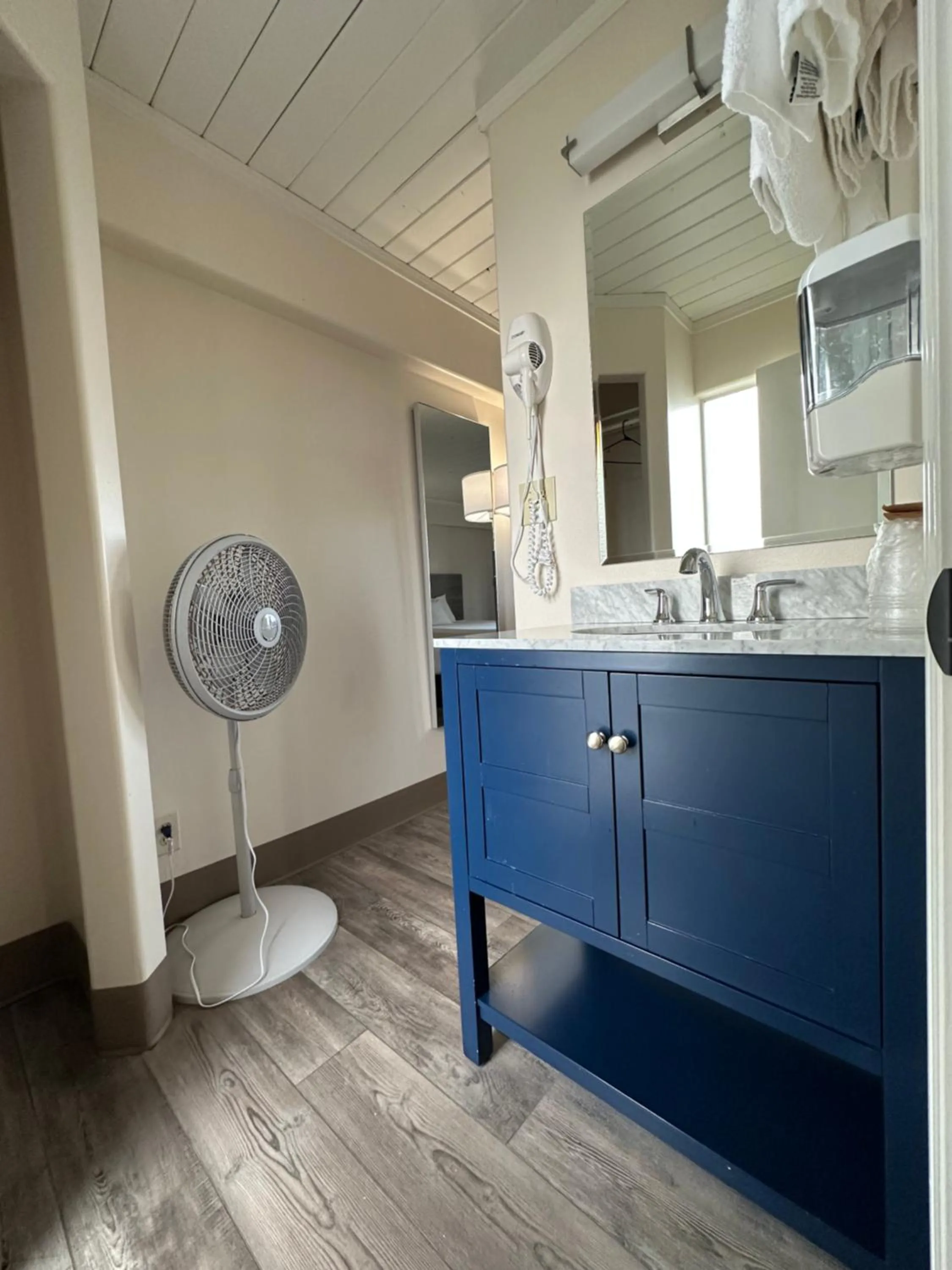 Bathroom in Westport Inn