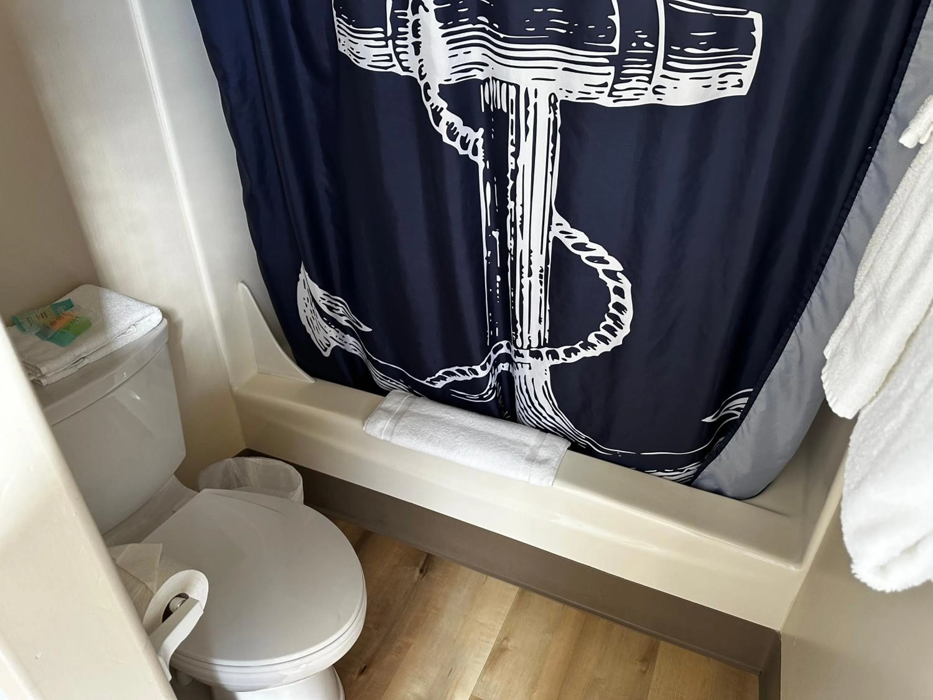 Bathroom in Westport Inn