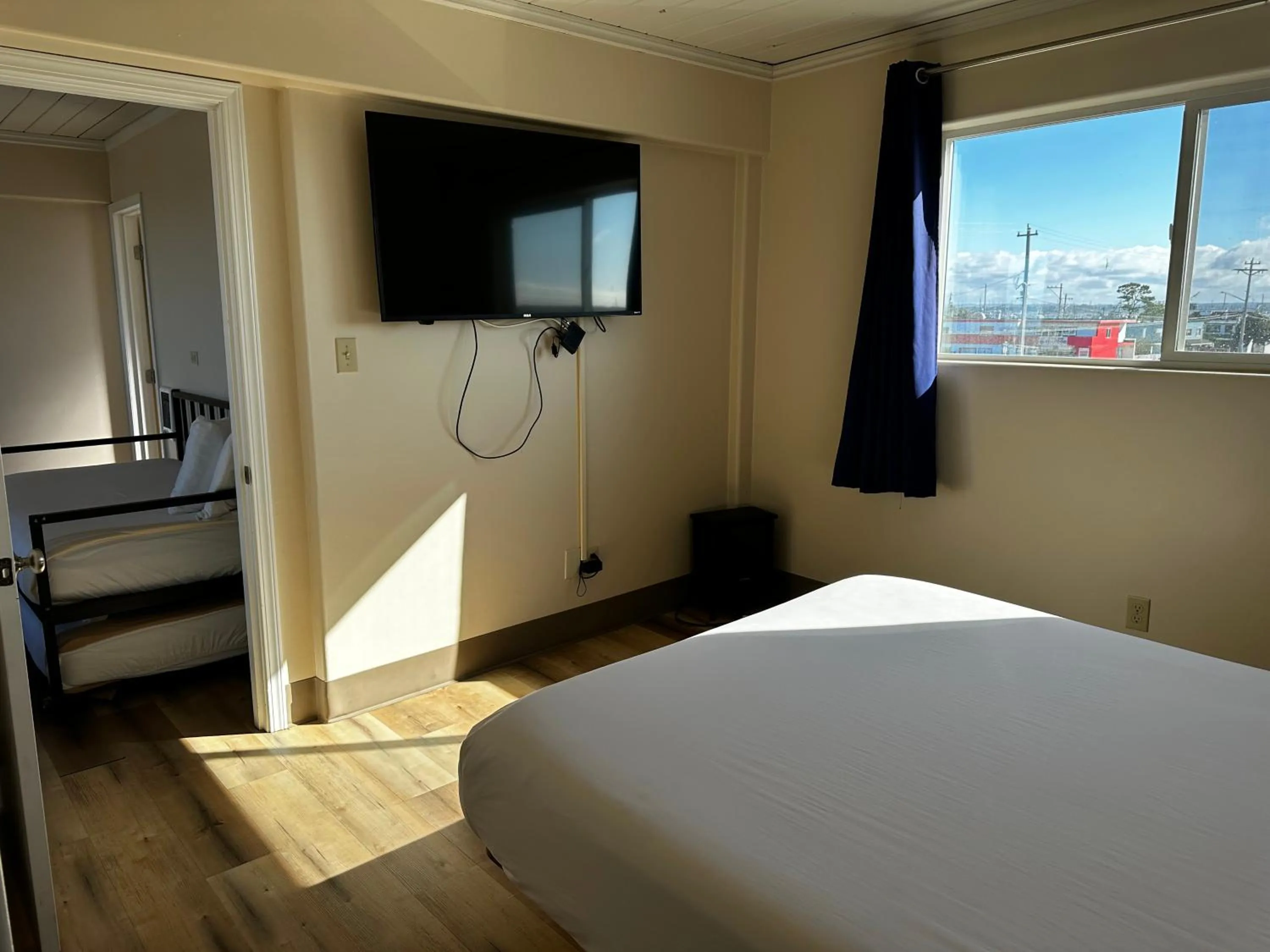 TV and multimedia, Bed in Westport Inn