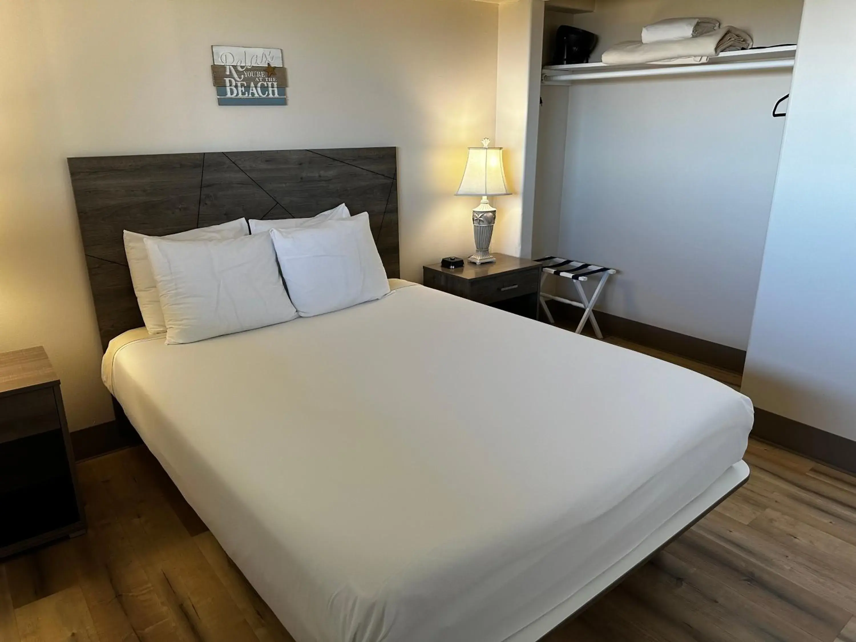 One Bedroom Suite w/Sleeper Sofa, Ocean View in Westport Inn One Bedroom Suite w/Sleeper Sofa, Ocean View in Westport Inn