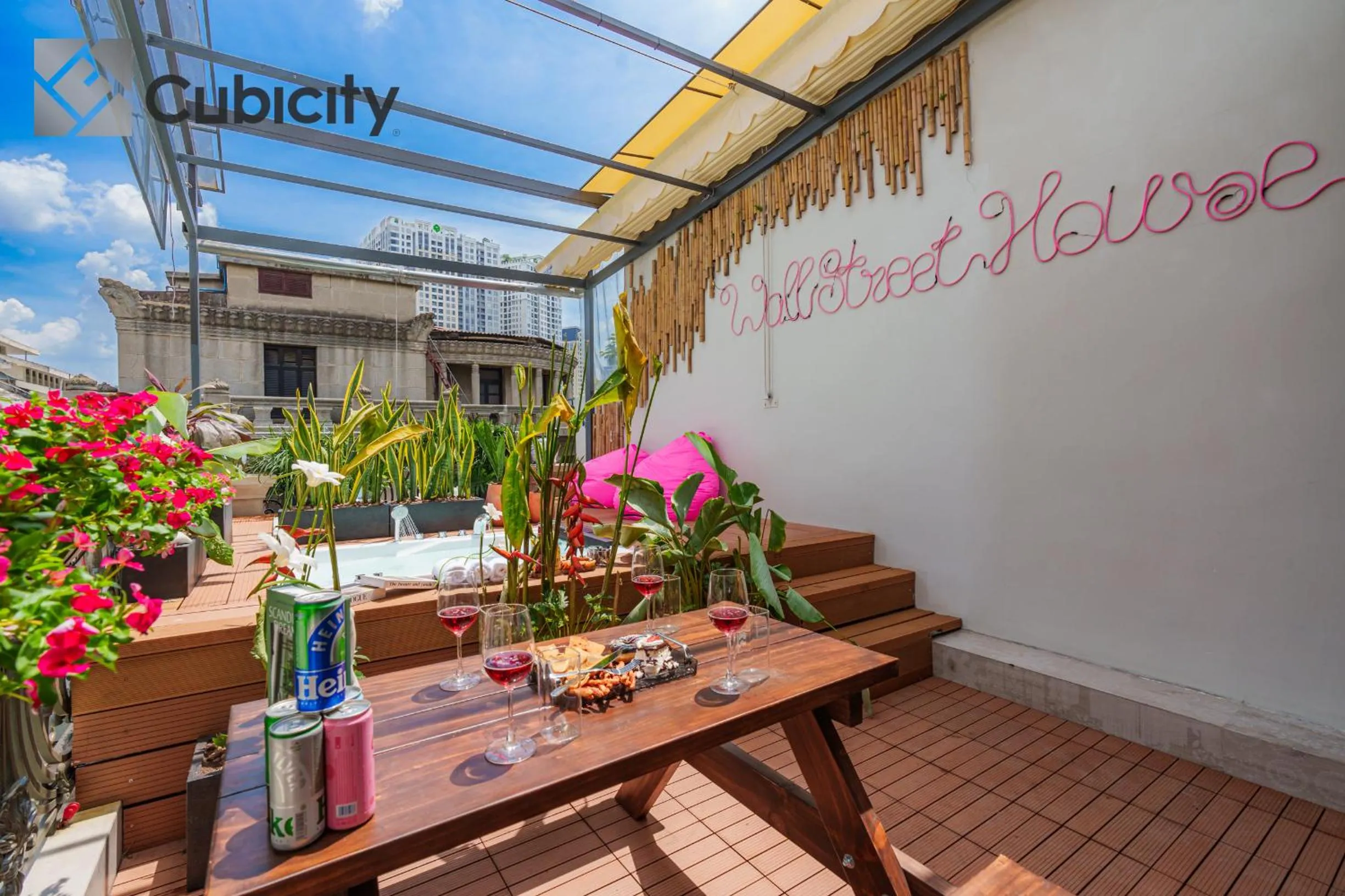 Garden in Cubicity Wall Street House