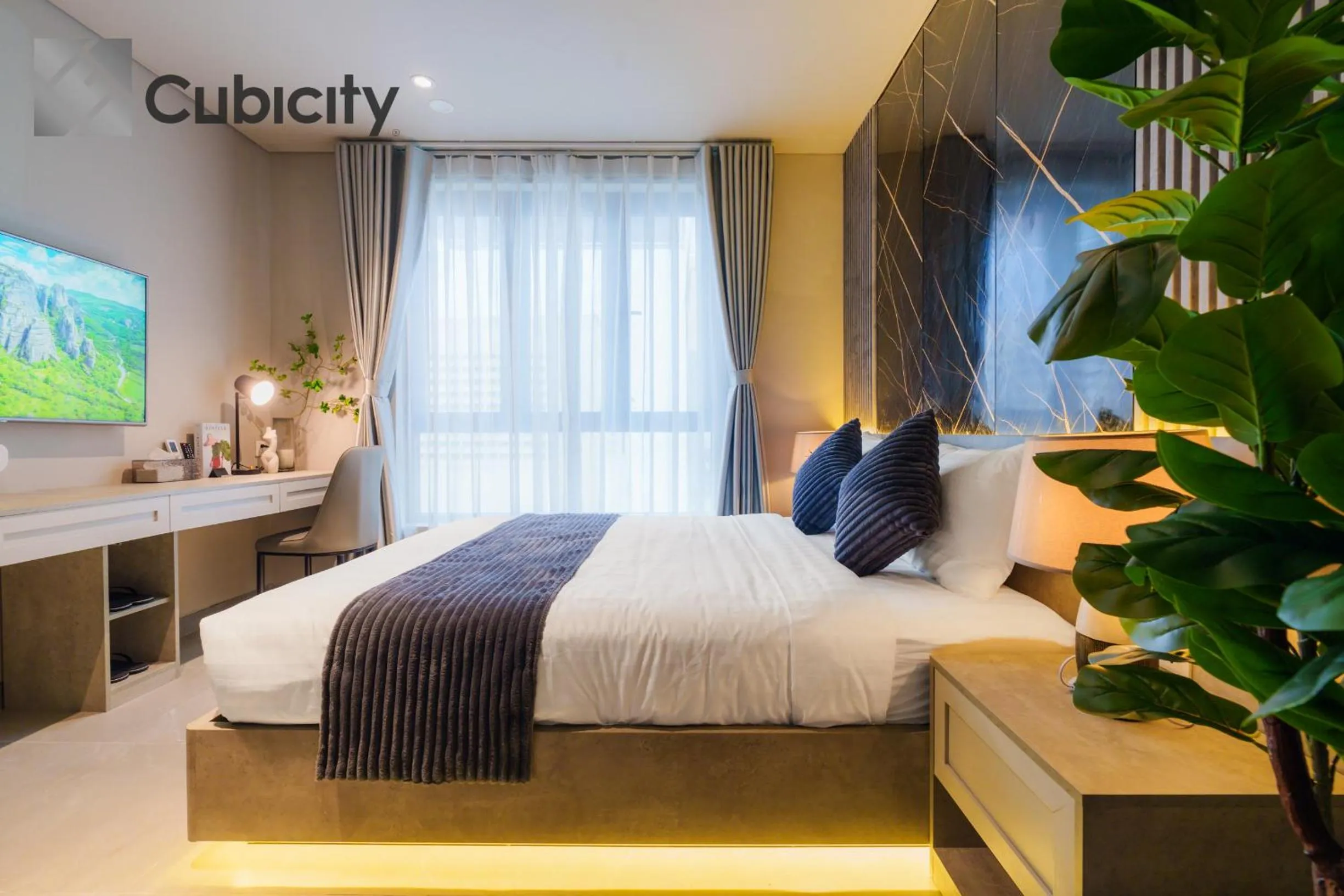 TV and multimedia, Bed in Cubicity Wall Street House