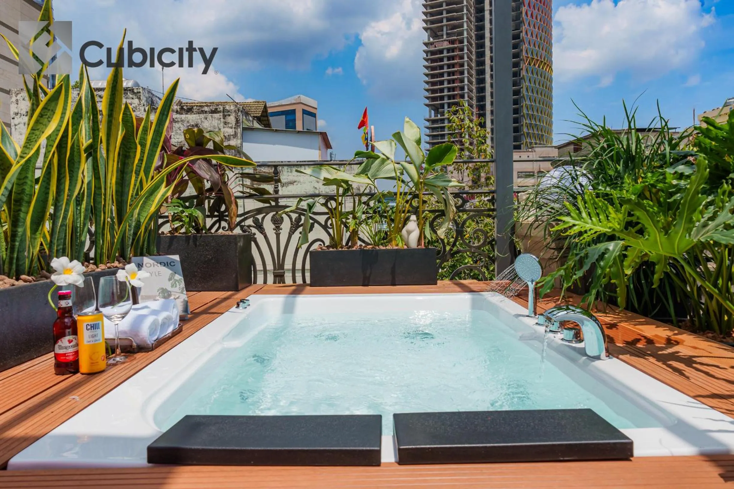 Garden in Cubicity Wall Street House