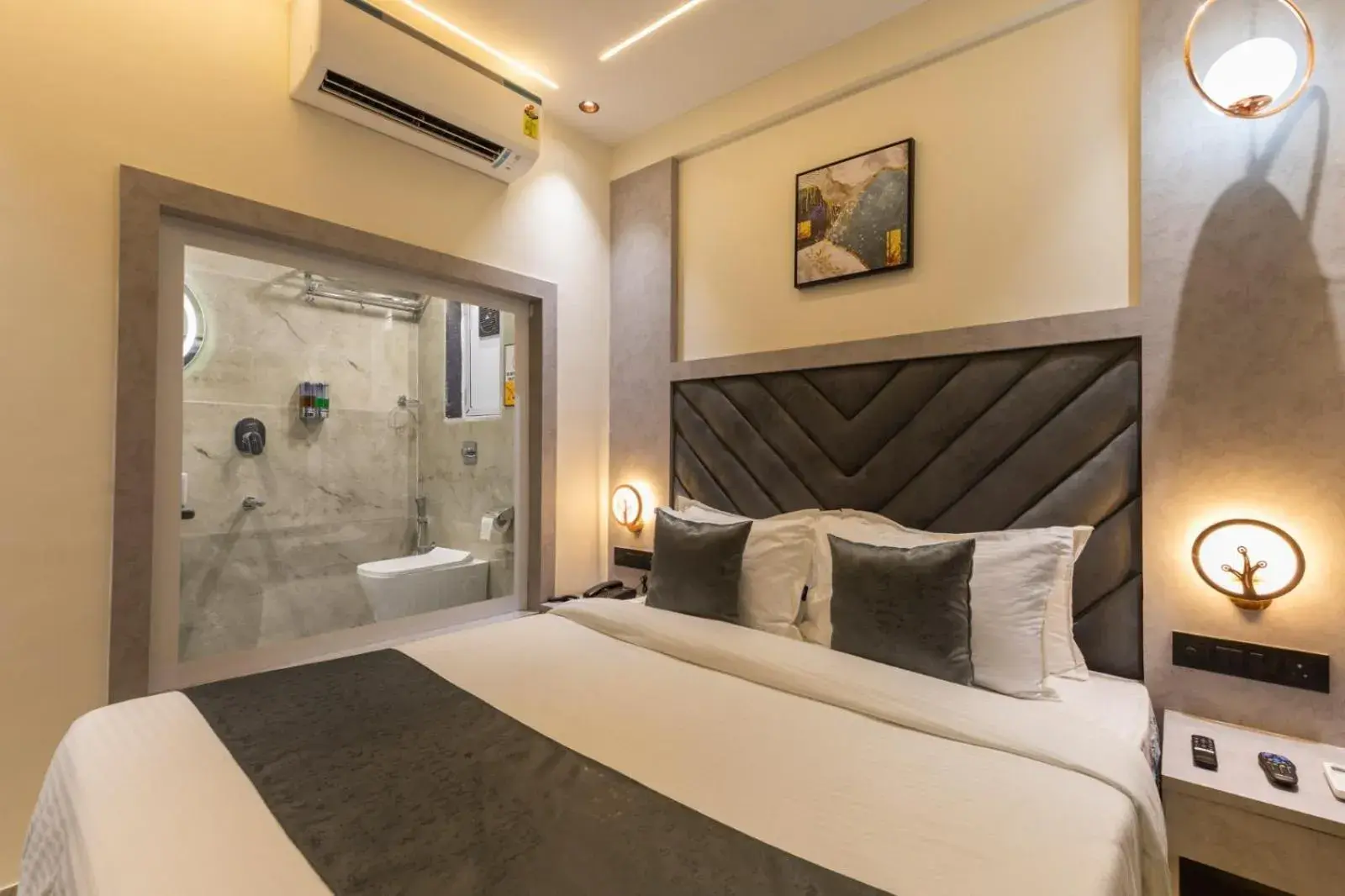 Bedroom, Bed in Hotel Windsor Castle Bedroom, Bed in Hotel Windsor Castle