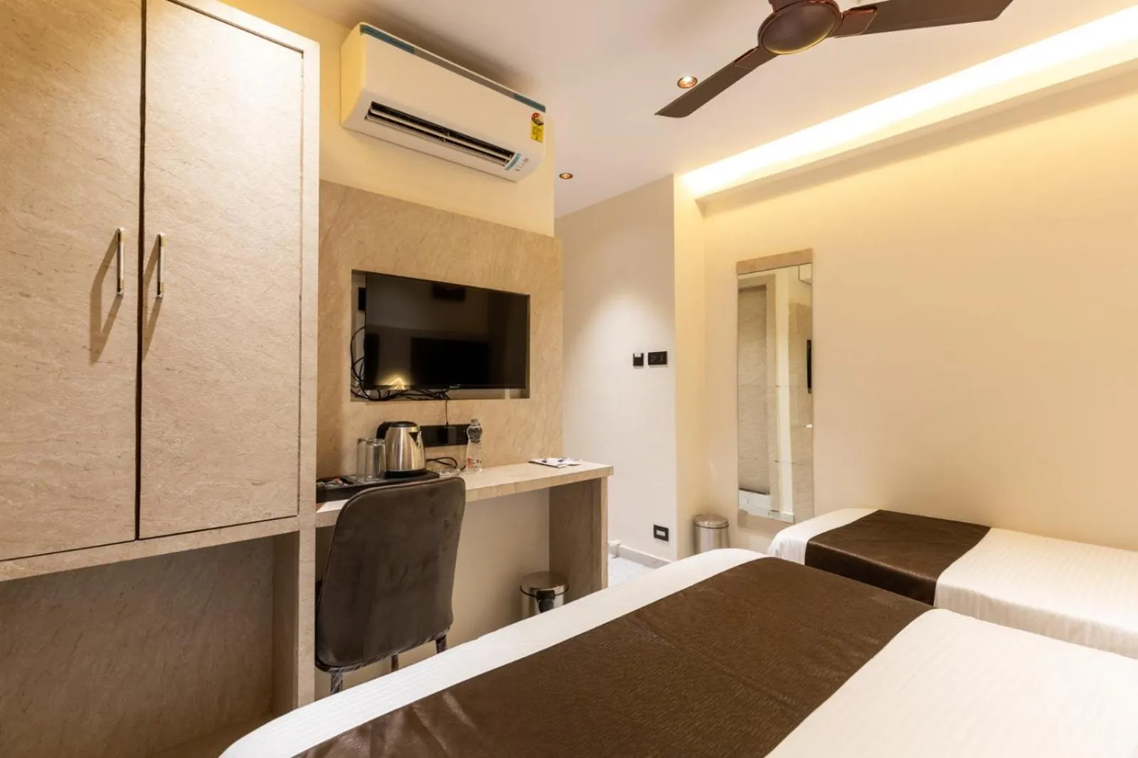 Bedroom, Bed in Hotel Windsor Castle