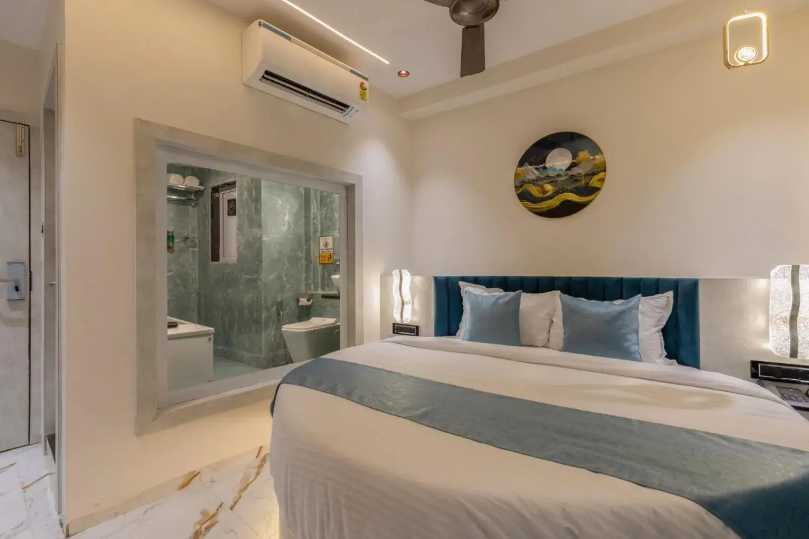 Bedroom, Bed in Hotel Windsor Castle Bedroom, Bed in Hotel Windsor Castle