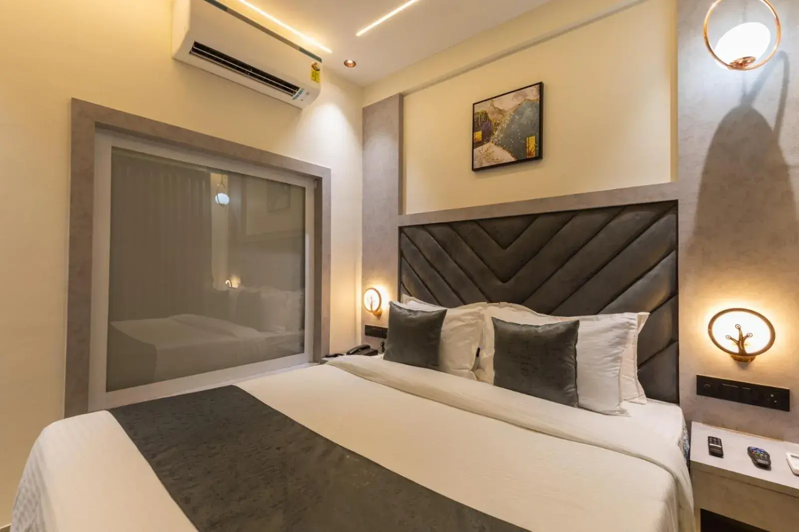 Bedroom, Bed in Hotel Windsor Castle Bedroom, Bed in Hotel Windsor Castle