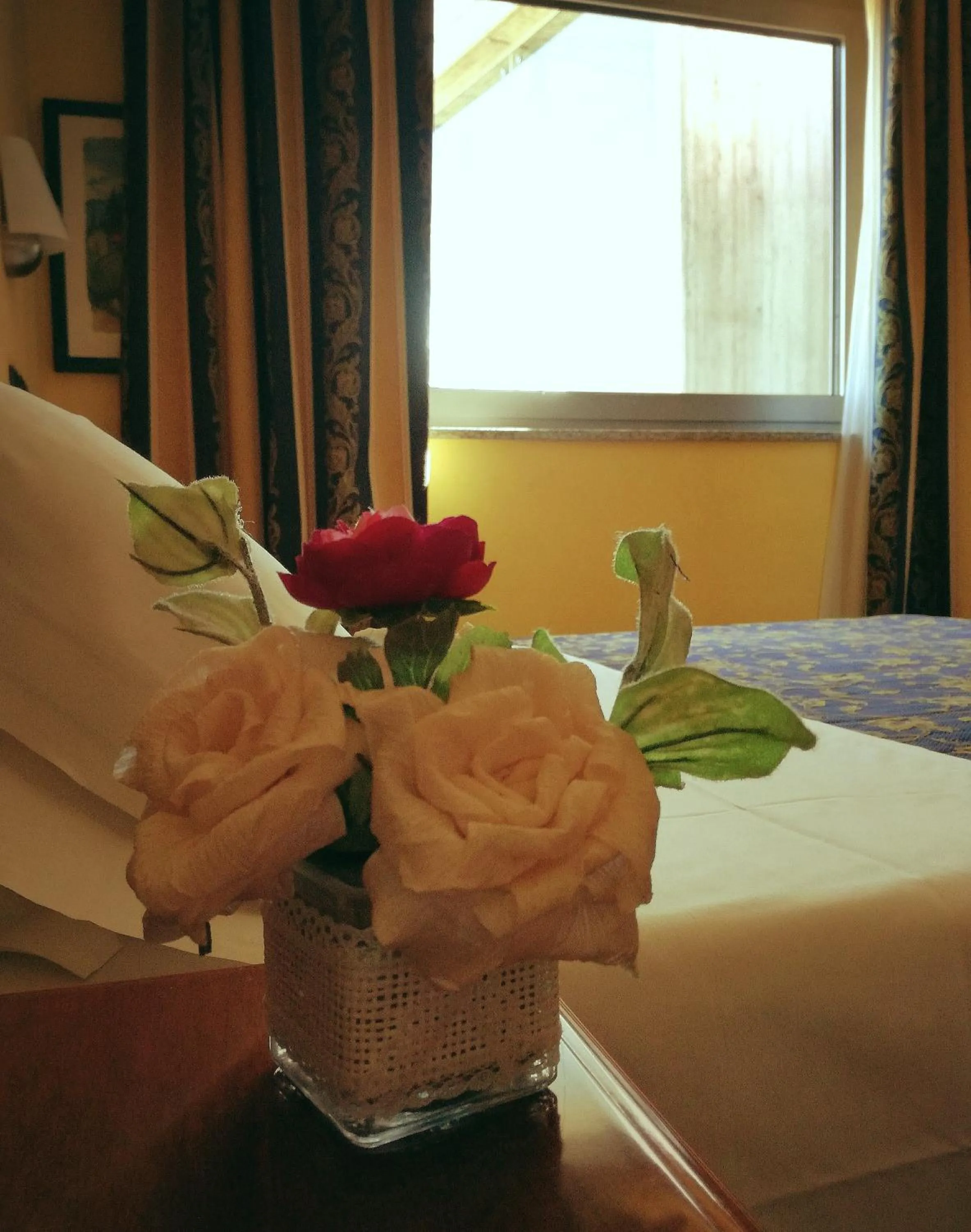 Day, Bed in Hotel Medea