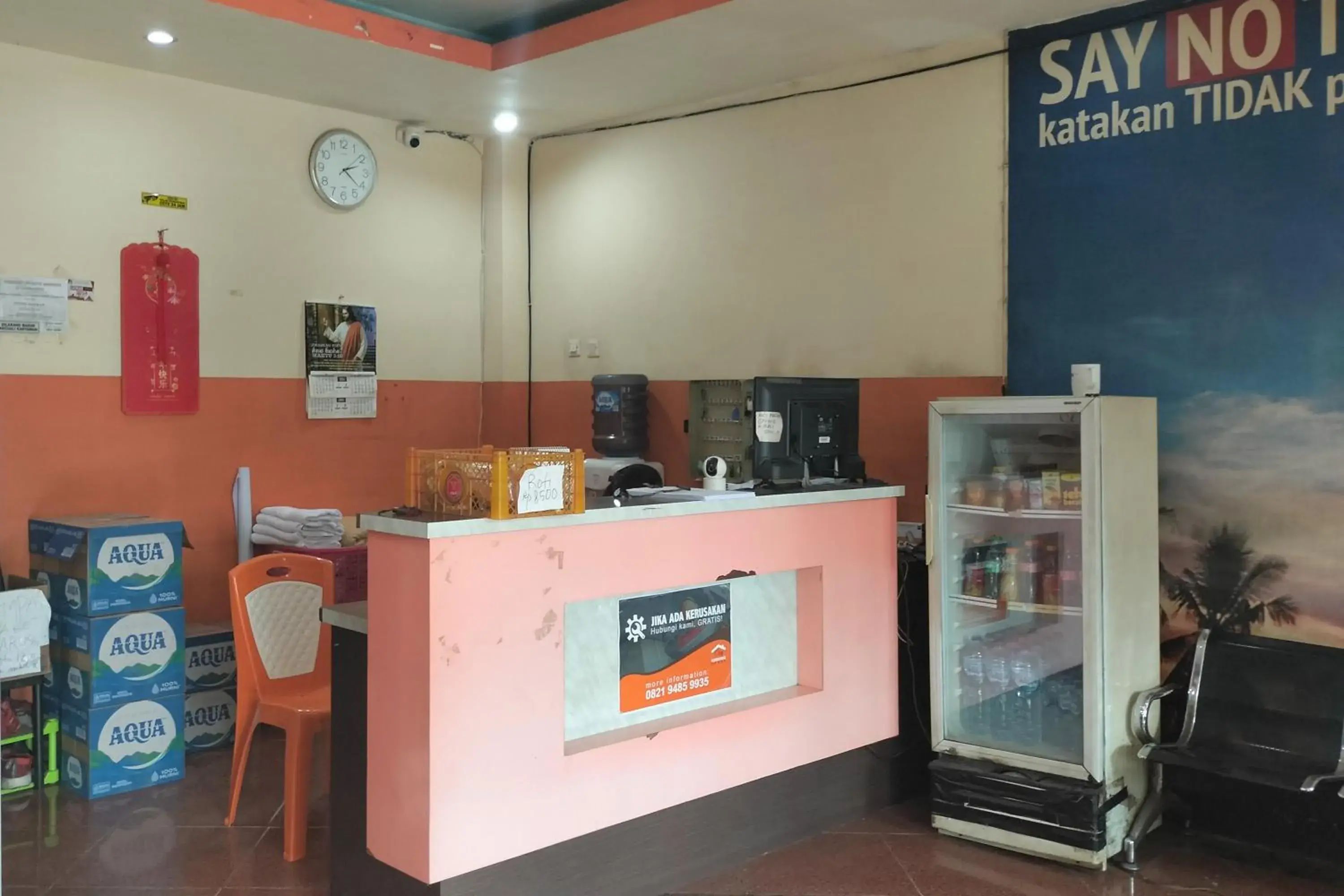 Lobby or reception in RedDoorz at Oxy Residence Manado Lobby or reception in RedDoorz at Oxy Residence Manado