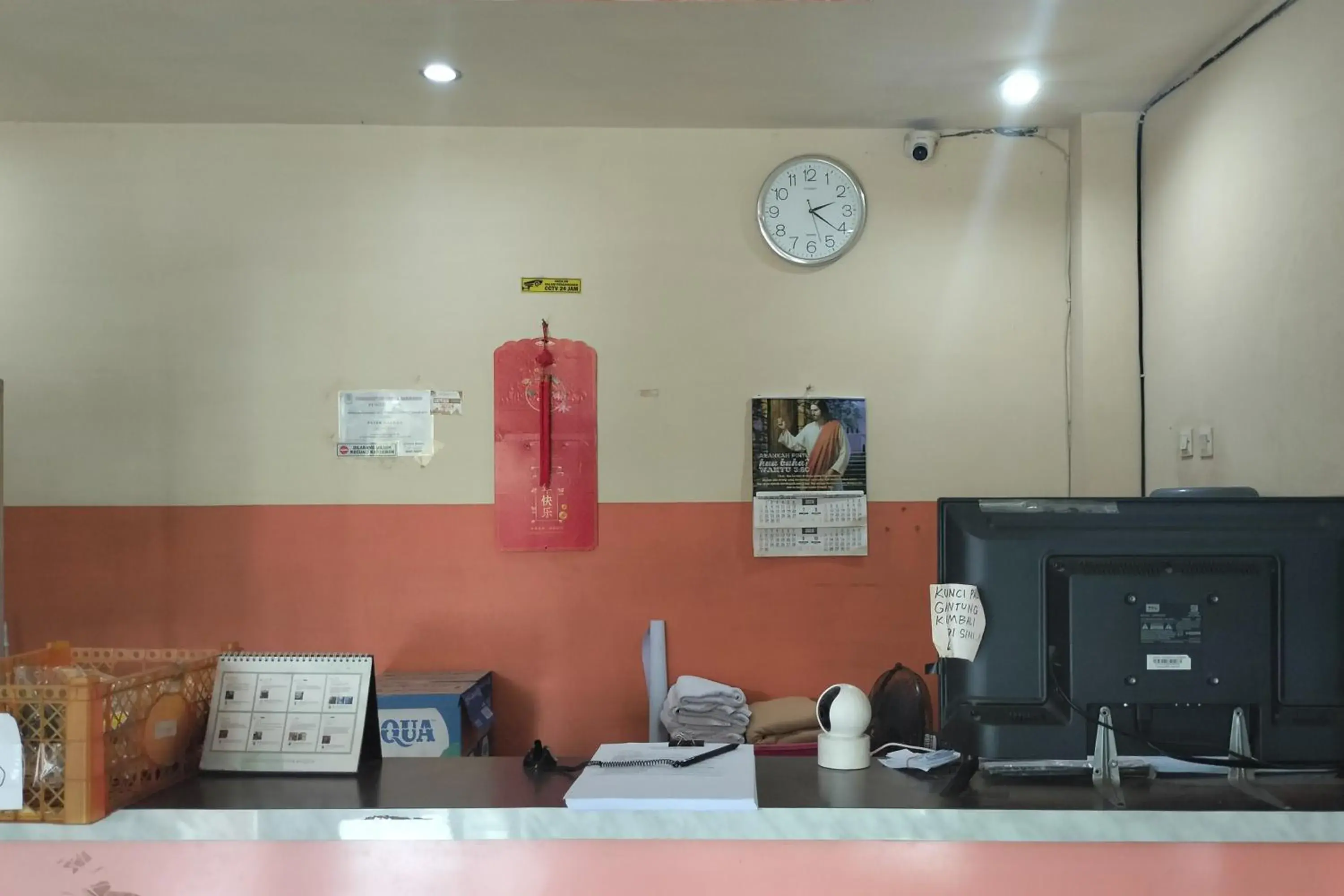 Lobby or reception in RedDoorz at Oxy Residence Manado Lobby or reception in RedDoorz at Oxy Residence Manado