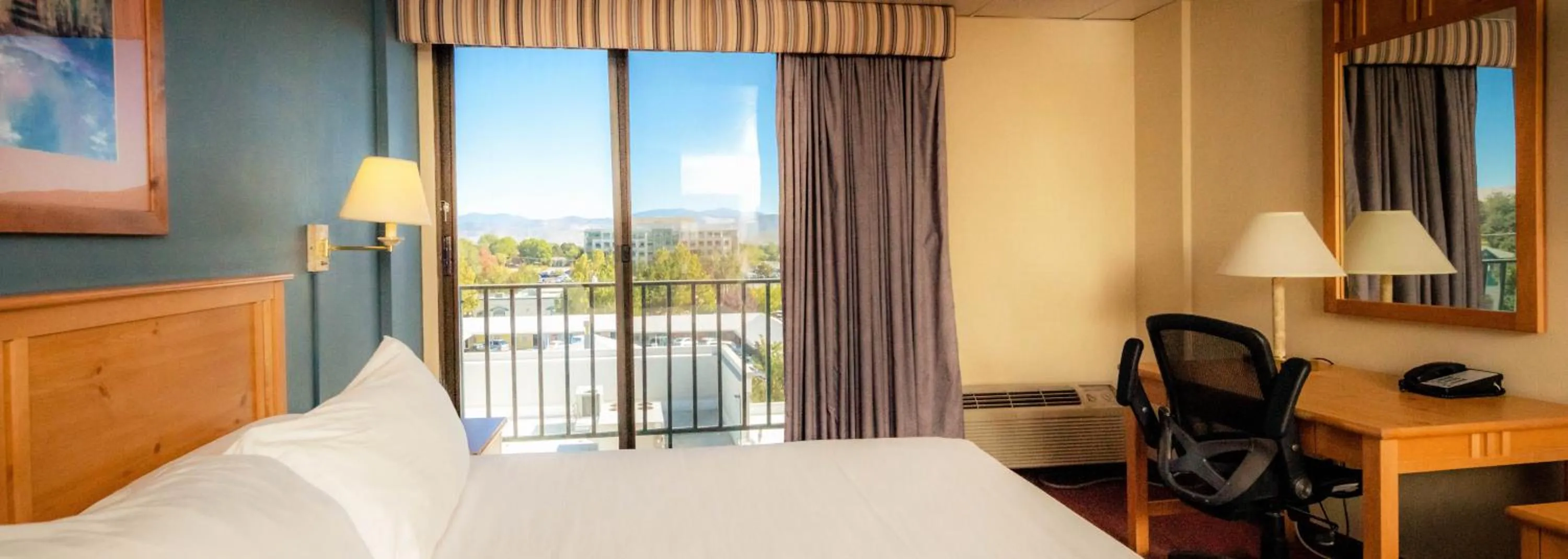 Bed in The Federal Hotel Downtown Carson City, an Ascend Collection Hotel