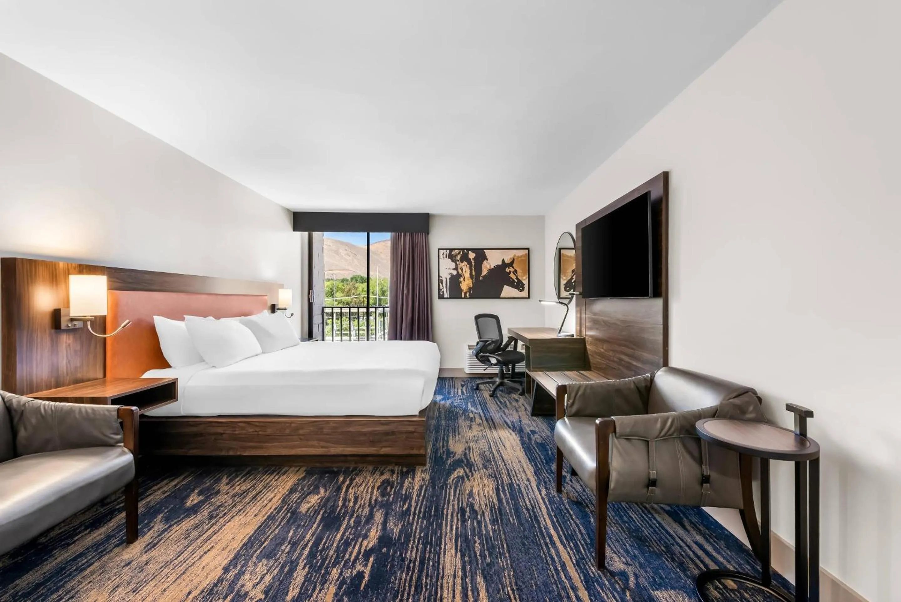 Bed in The Federal Hotel Downtown Carson City, an Ascend Collection Hotel