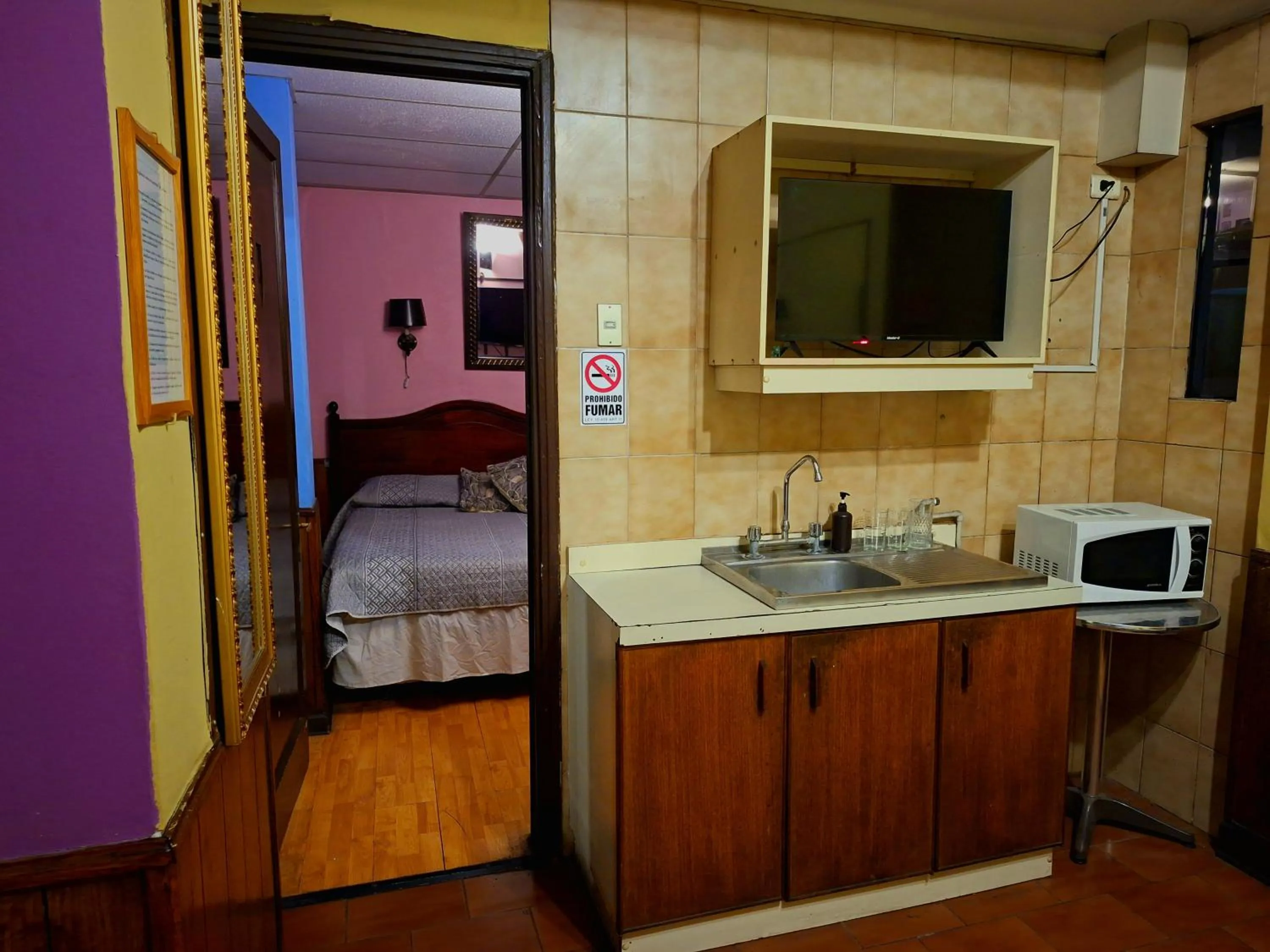 Bathroom, Bed in Hotel La Castellana