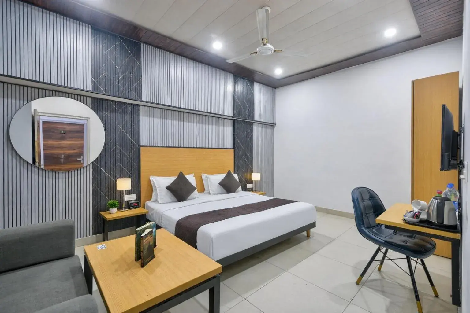 Bed in Hotel Downtown by Quadis - Sector 15 Noida Bed in Hotel Downtown by Quadis - Sector 15 Noida