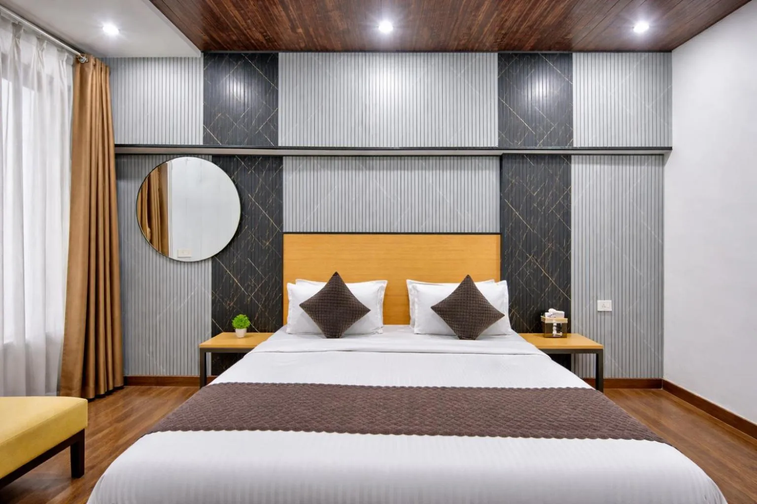 Bed in Hotel Downtown by Quadis - Sector 15 Noida