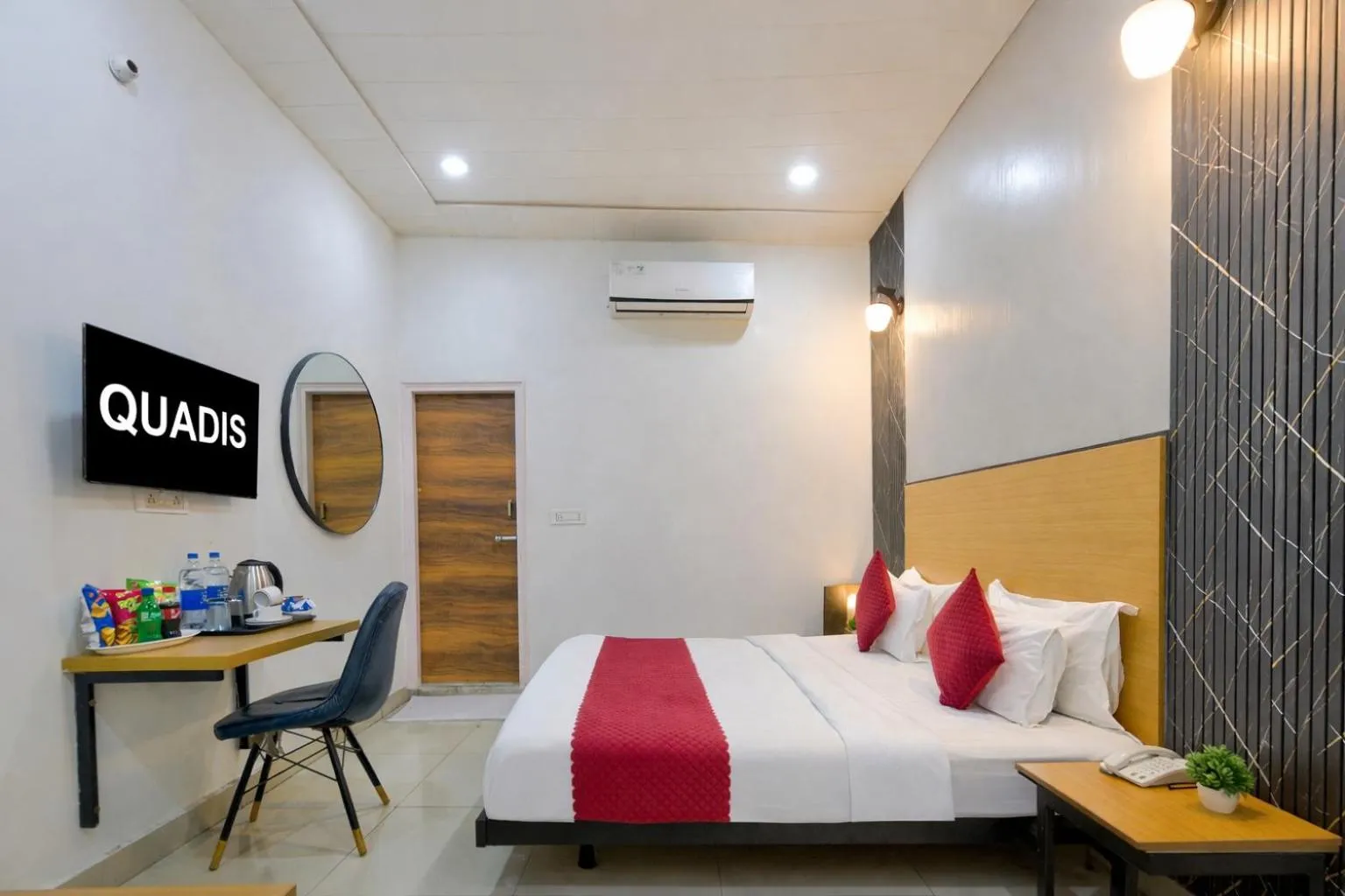 Bed in Hotel Downtown by Quadis - Sector 15 Noida