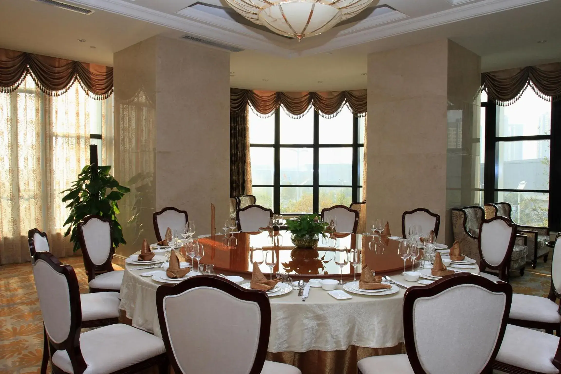 Restaurant/places to eat in Xinhua Media Hotel Restaurant/places to eat in Xinhua Media Hotel