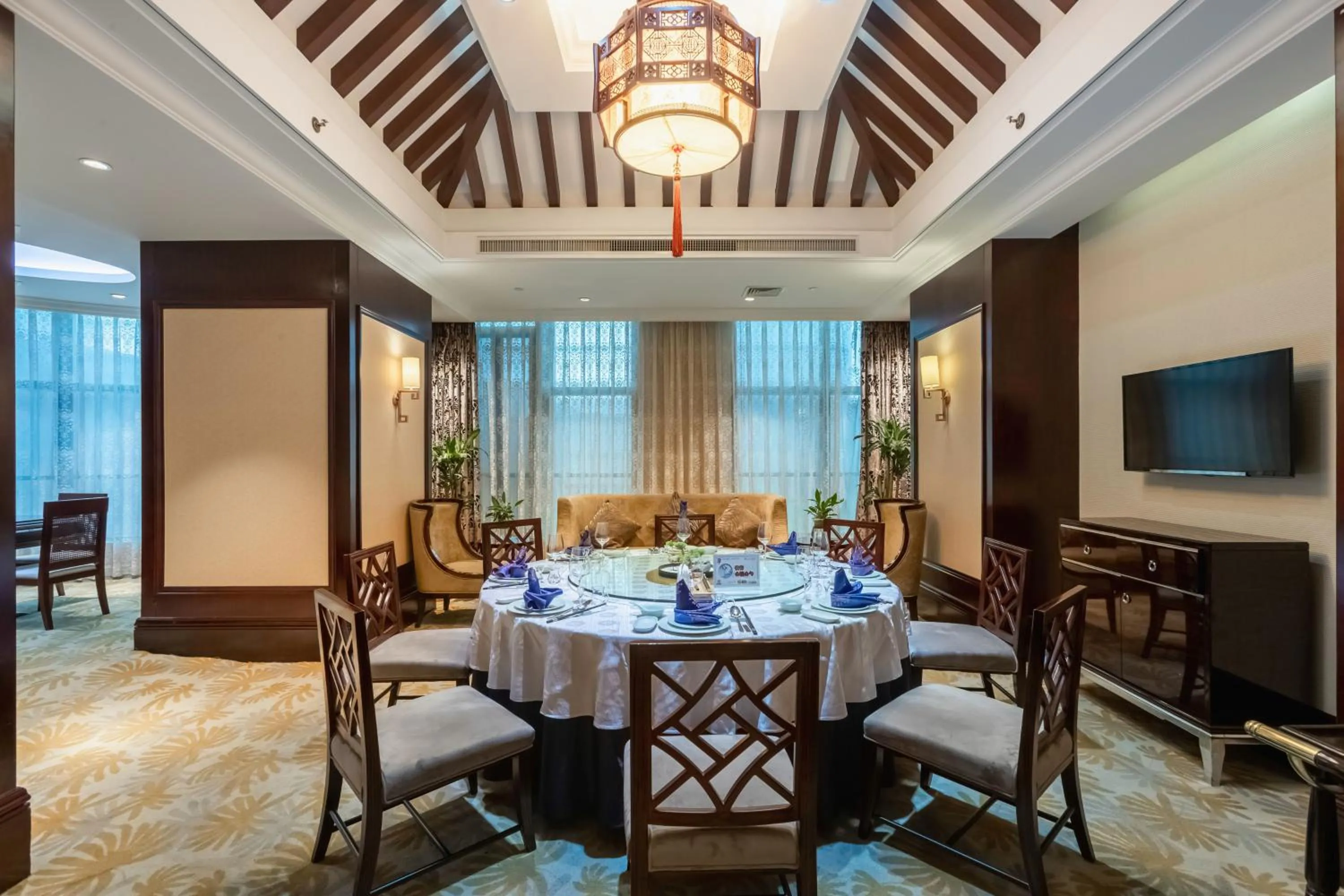 Restaurant/places to eat in Xinhua Media Hotel