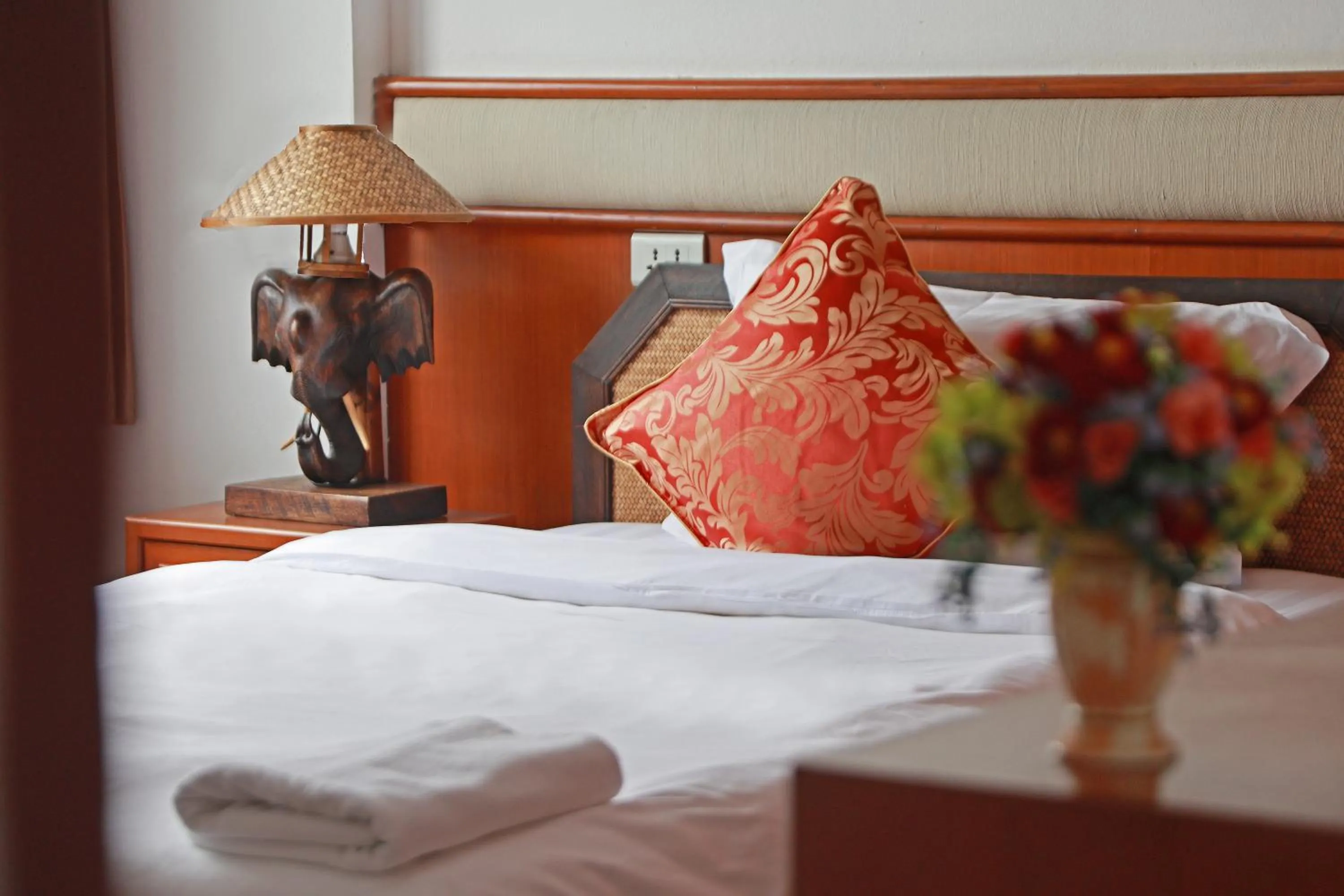 Bedroom, Bed in Jade Tower