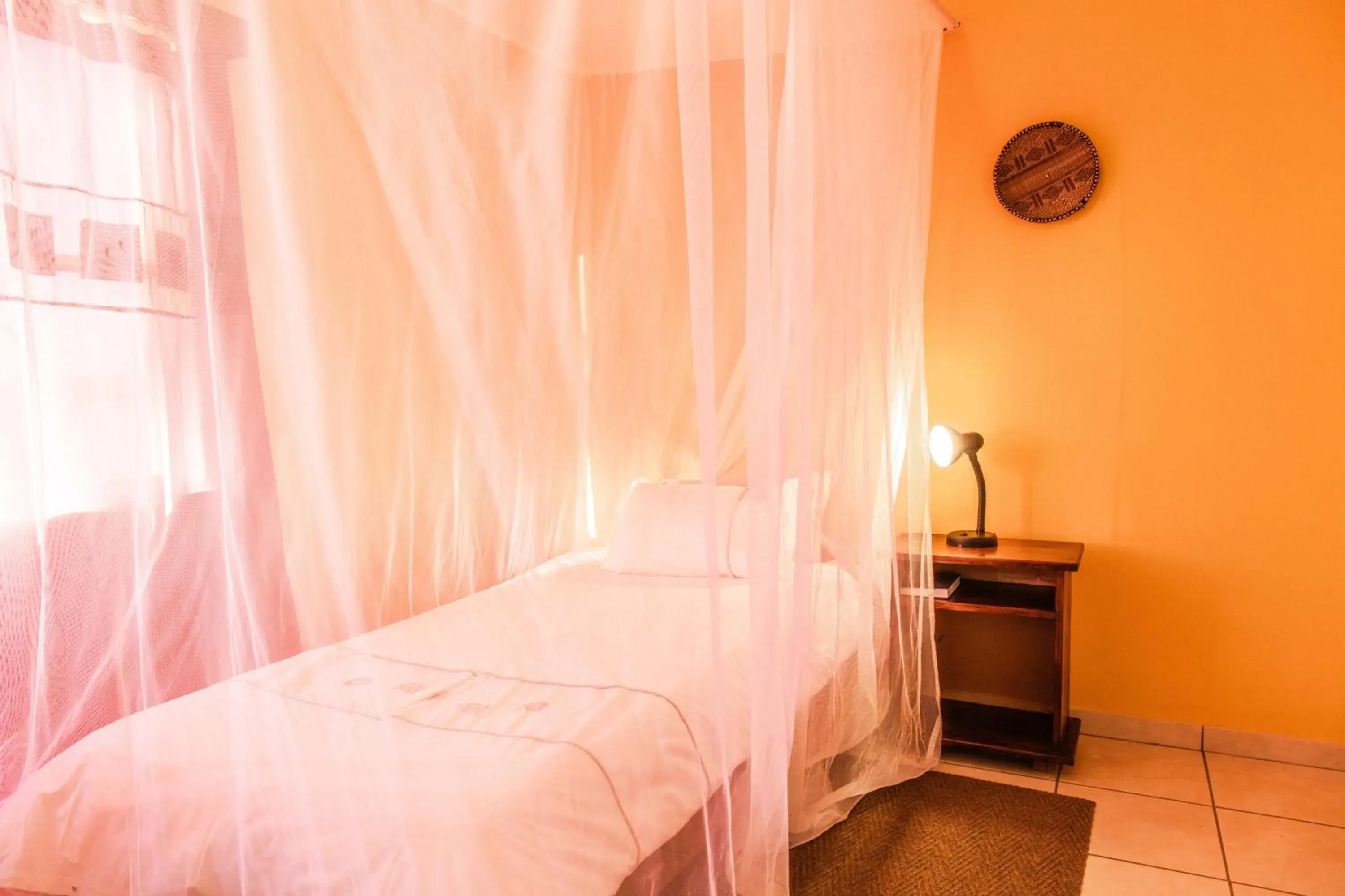 Single Room with Shower - single occupancy in Maltahöhe Hotel Single Room with Shower - single occupancy in Maltahöhe Hotel