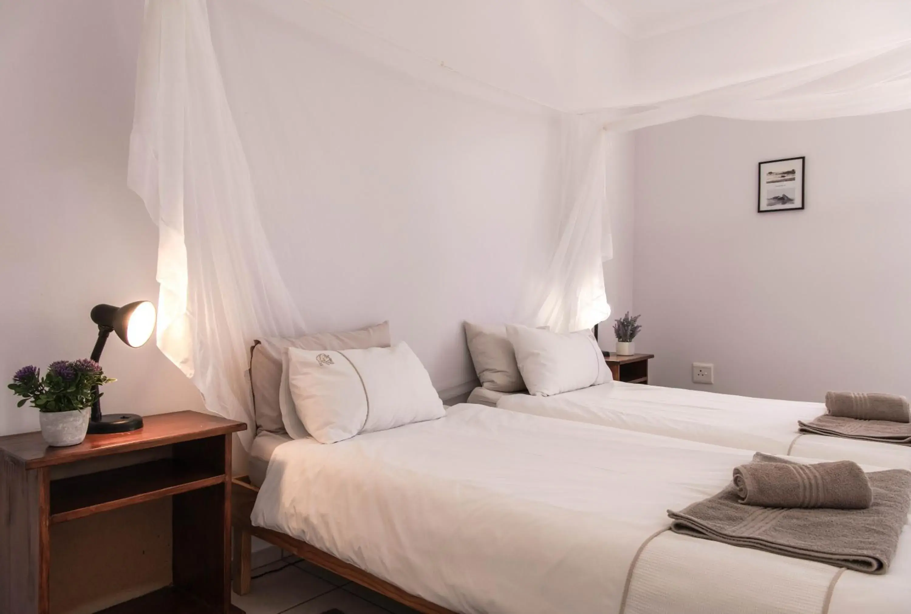 Twin Room with Shower - single occupancy in Maltahöhe Hotel Twin Room with Shower - single occupancy in Maltahöhe Hotel