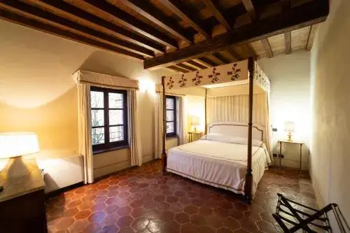 Single Room with Private Bathroom - single occupancy in Foresteria del Castello di San Giorgio Canavese Single Room with Private Bathroom - single occupancy in Foresteria del Castello di San Giorgio Canavese