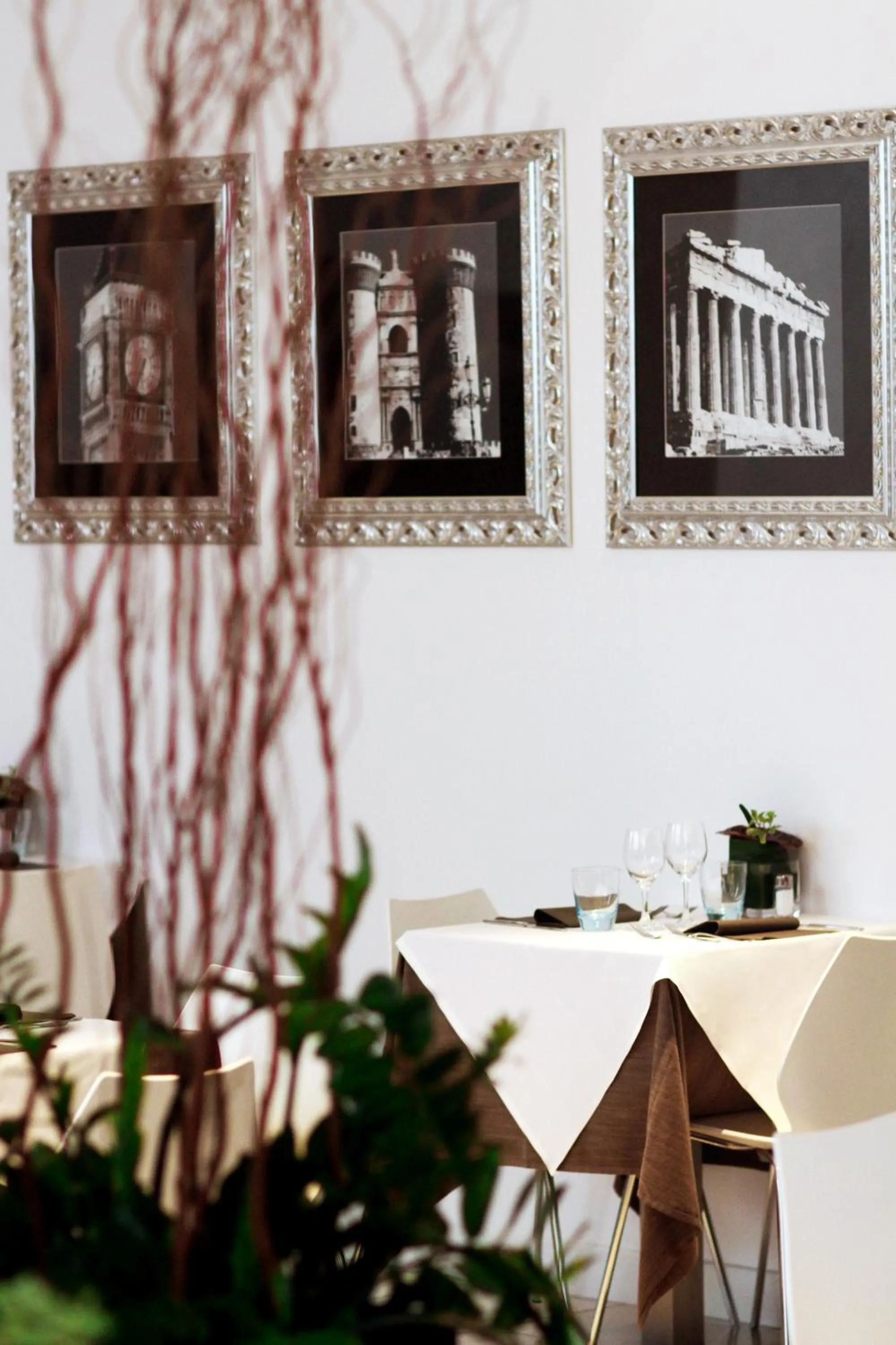 Restaurant/places to eat in Euro Hotel Residence