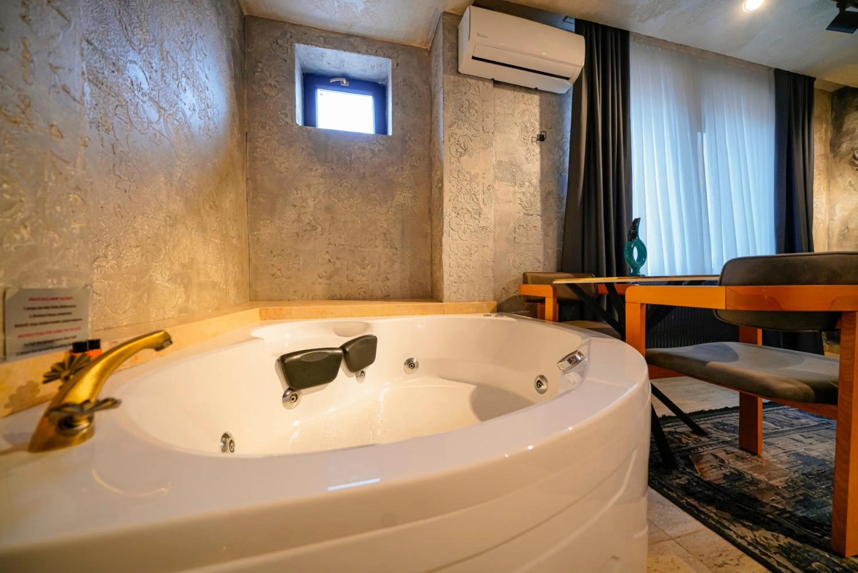 Hot Tub in Cappadocia Divin House