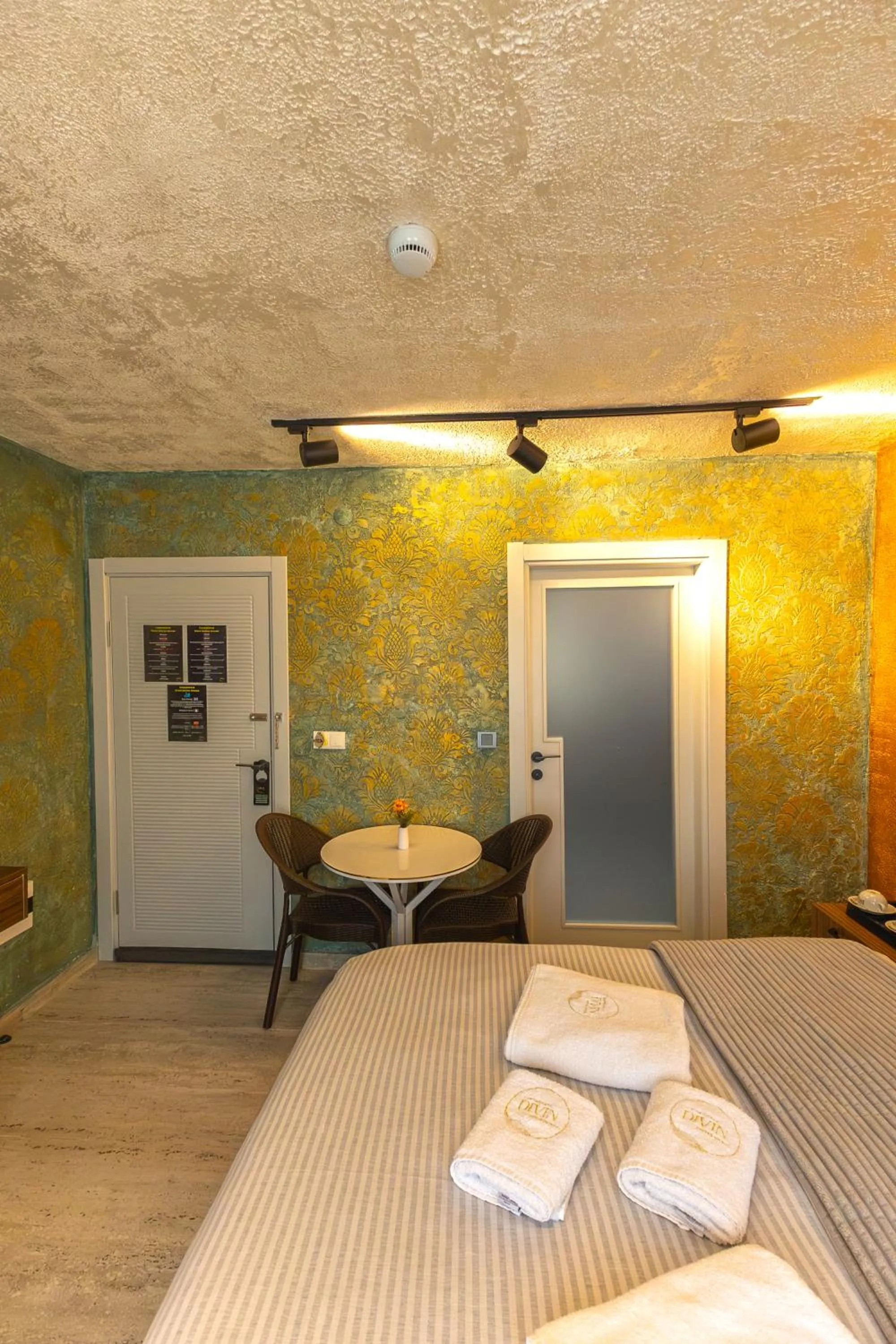 Seating area, Bed in Cappadocia Divin House