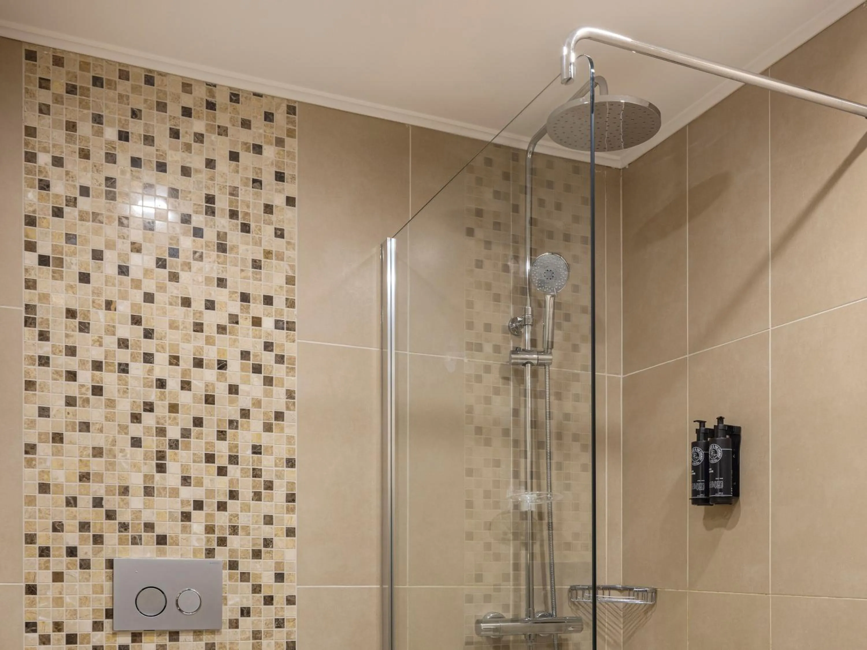 Shower in Mercure Ankara Kızılay
