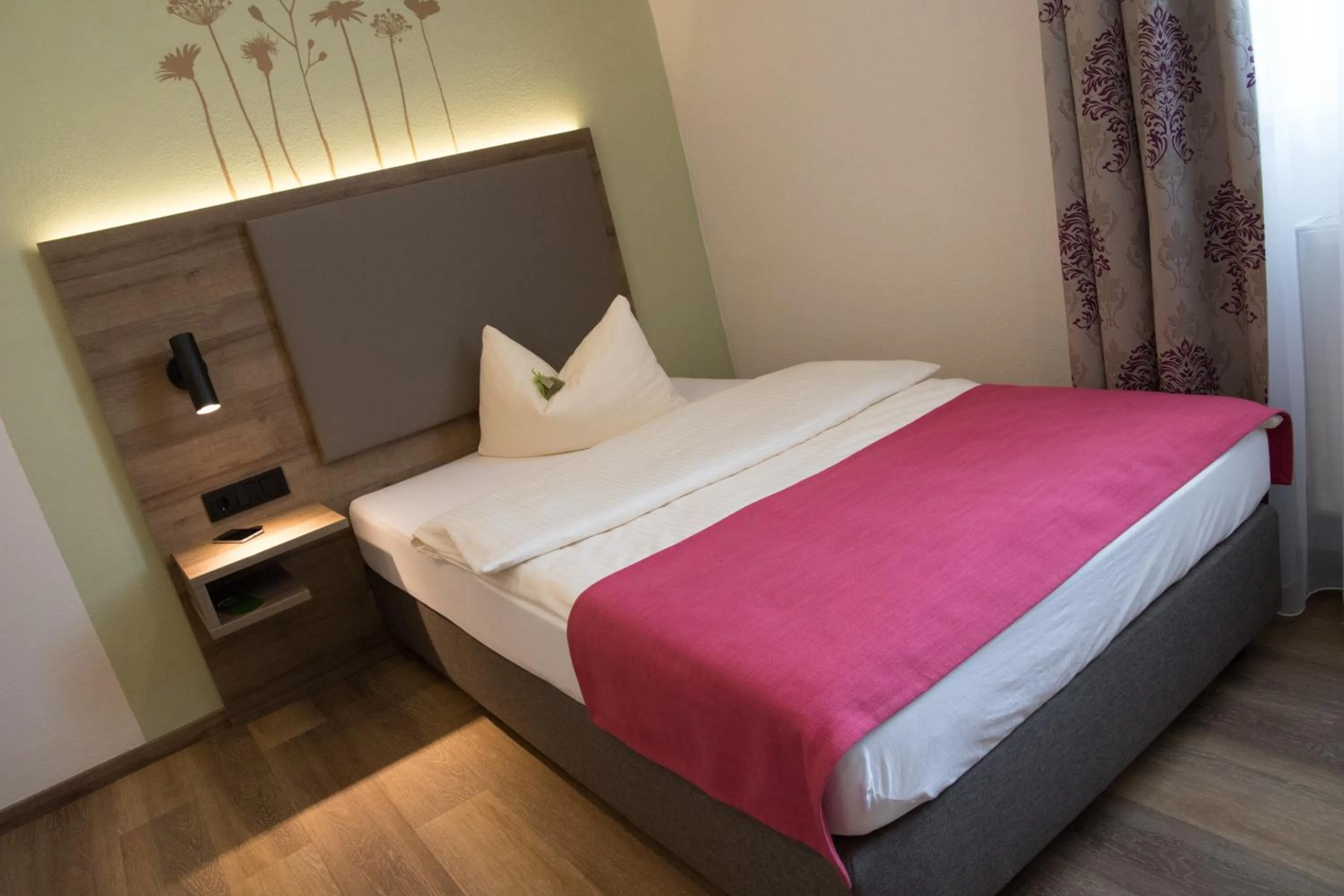 Bed in Hotel Bauer garni