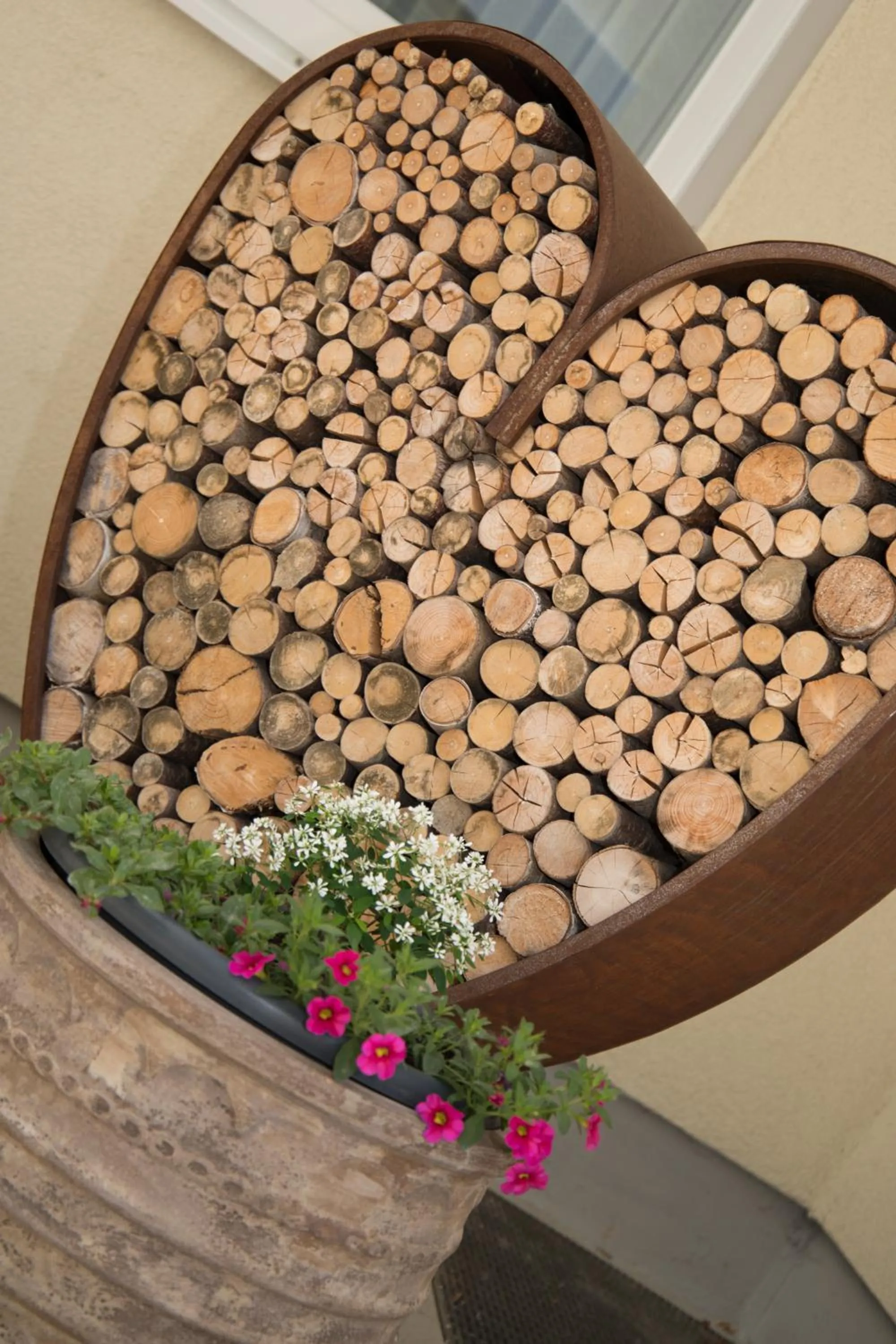 Property building in Hotel Bauer garni