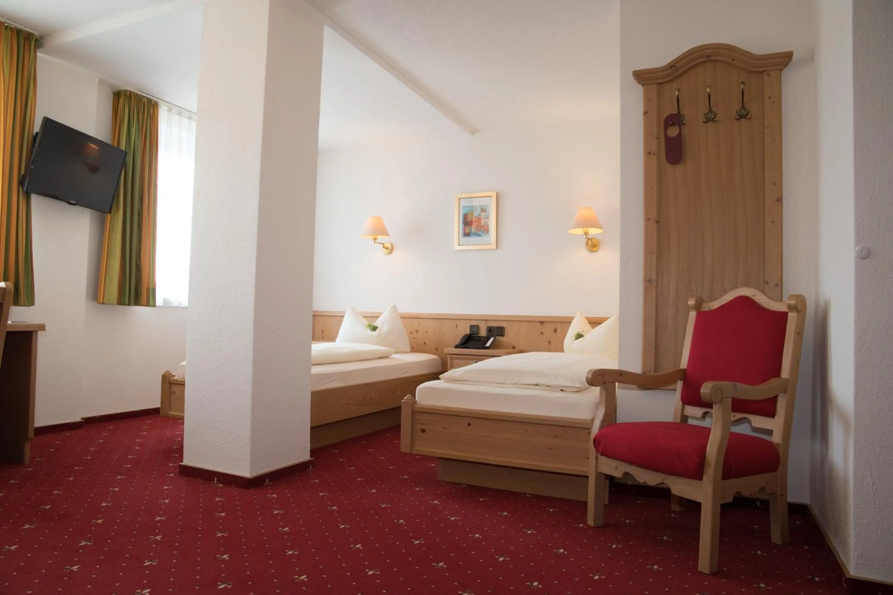 Photo of the whole room, Bed in Hotel Bauer garni